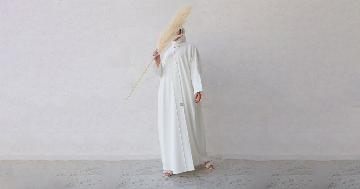 Why the White Dubai Abaya is the Perfect Statement Piece for the Modern Woman