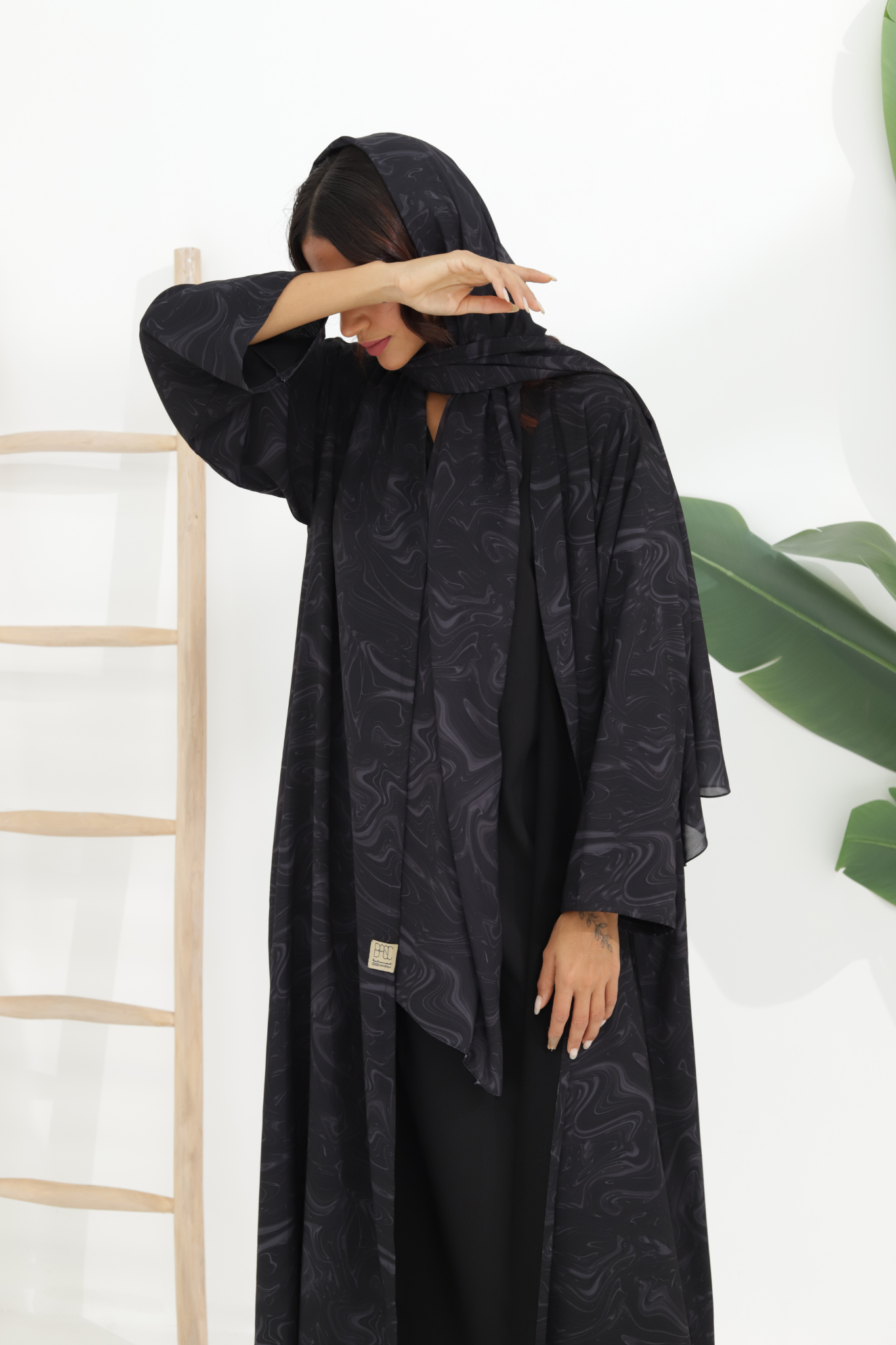 Basic Swirl New (Grey / Black Abaya) - BasicAbaya