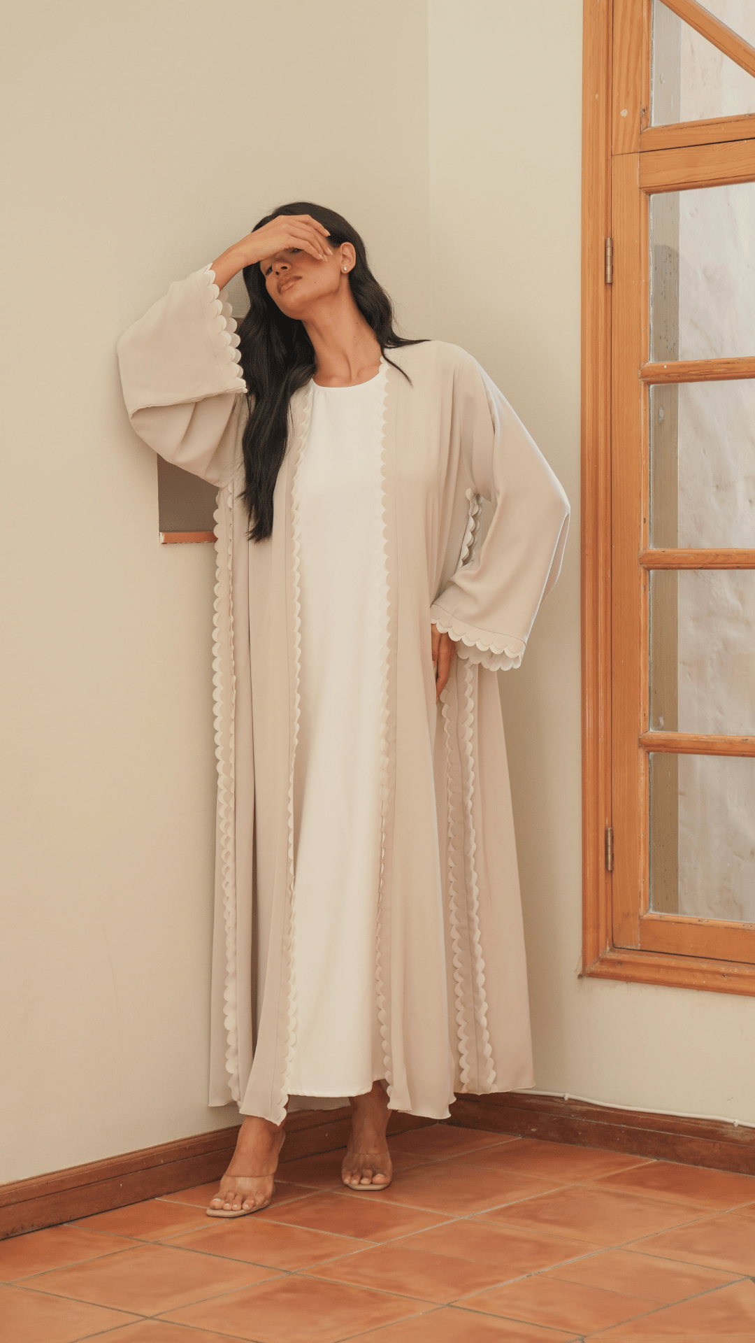 Basic Circles (Beige & White Abaya) - BasicAbaya