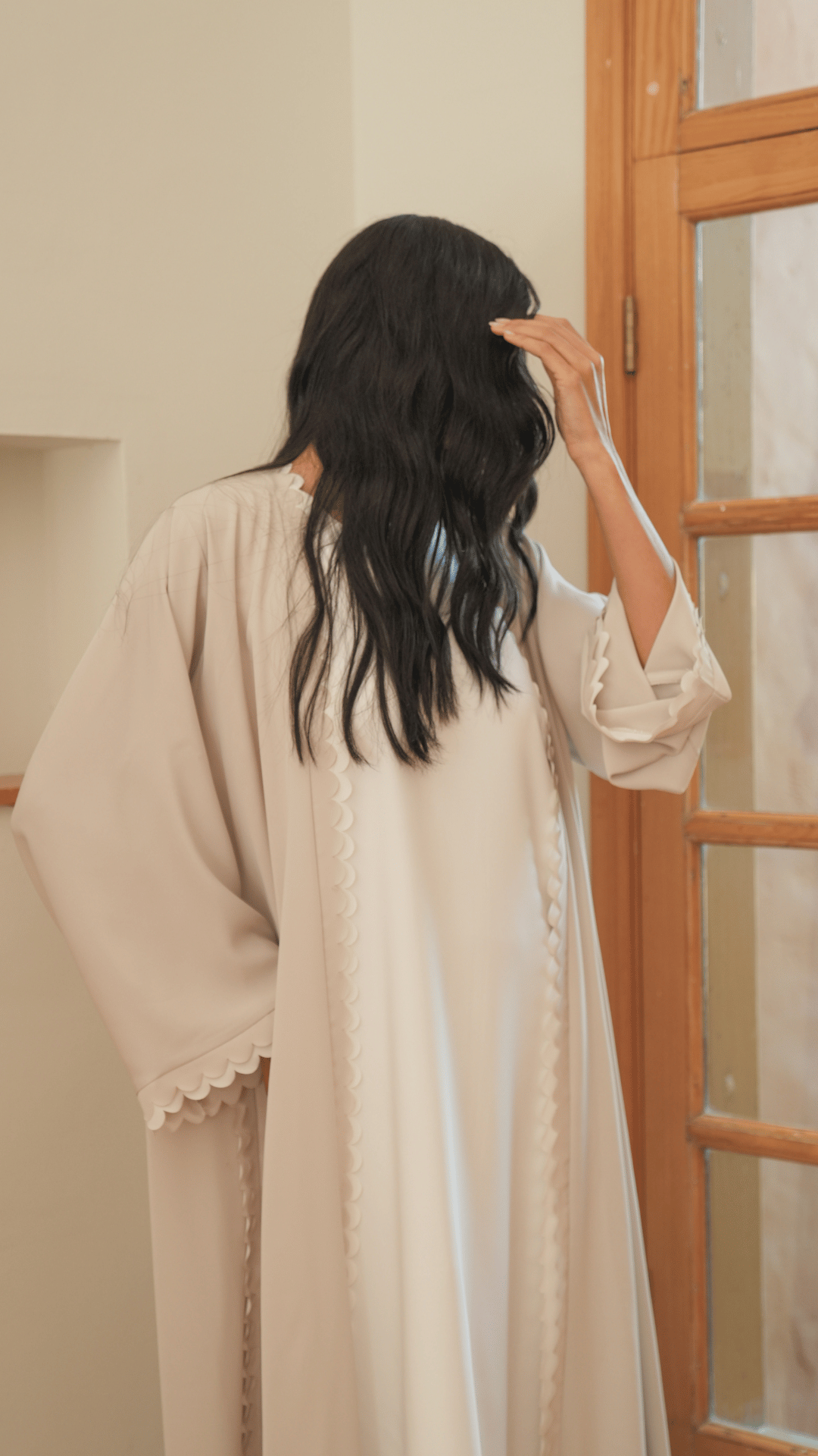 Basic Circles (Beige & White Abaya) - BasicAbaya