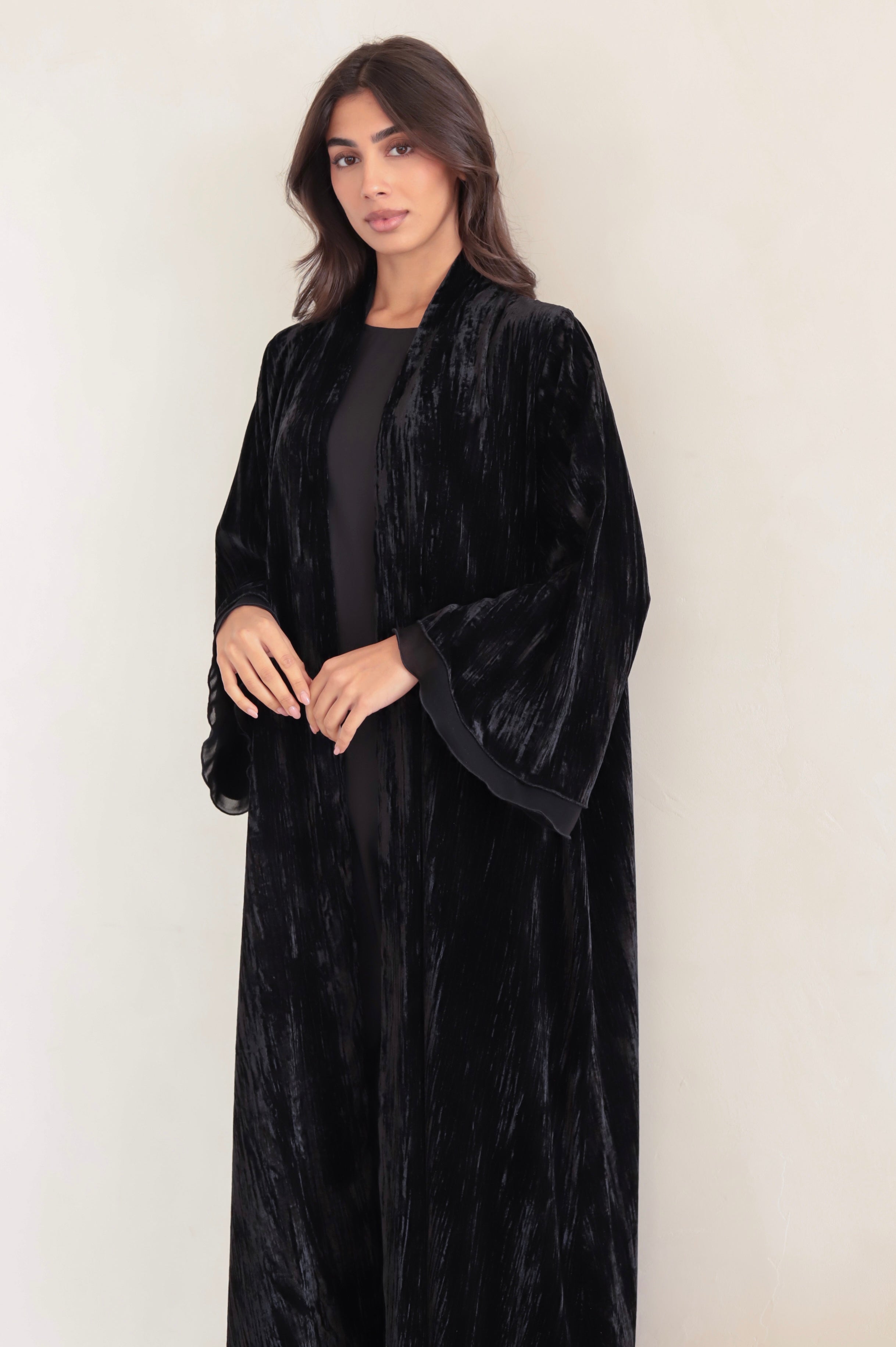 Basic Velvet Pleats (Black Abaya)