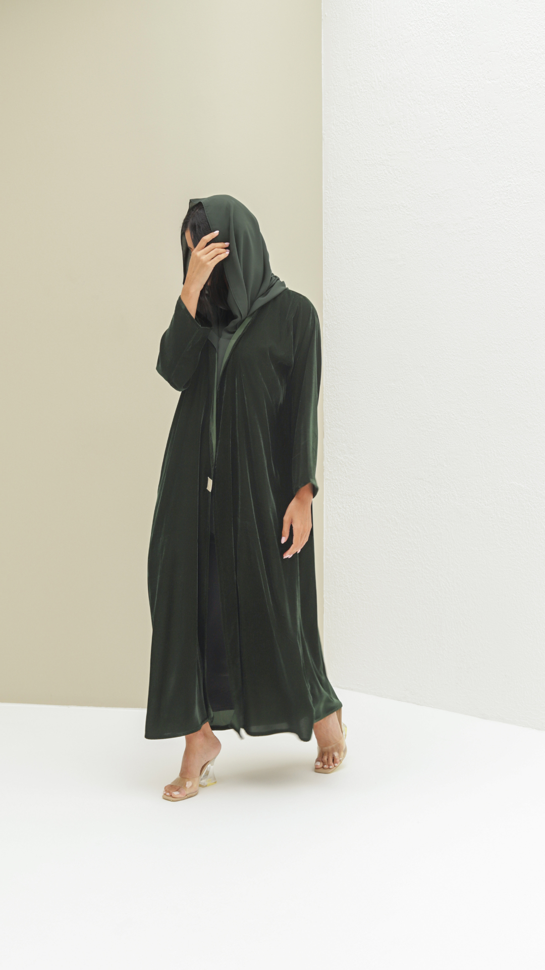 Basic Velvet Winter (Green Abaya) - BasicAbaya