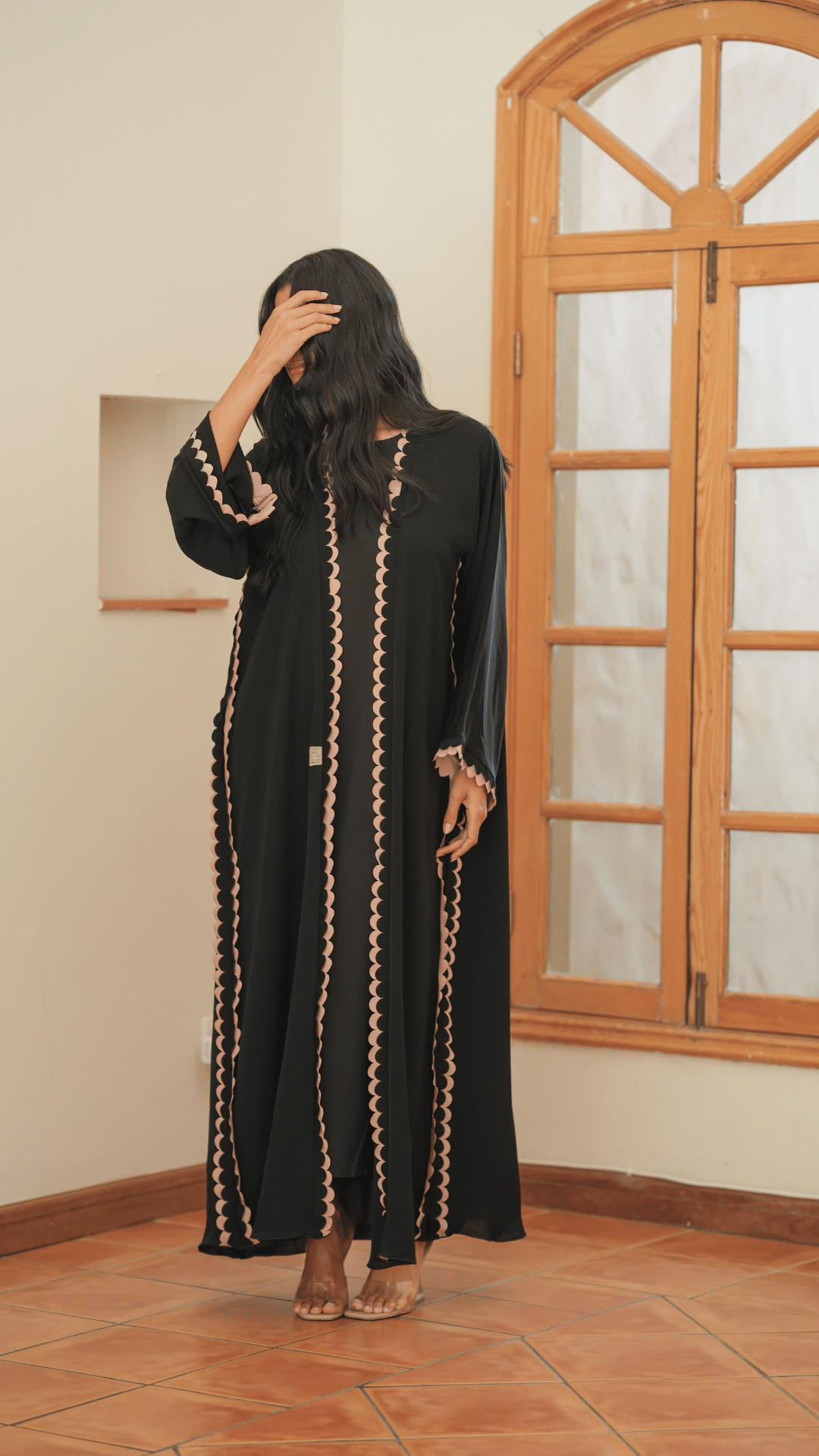 Basic Circles (Black & Beige Abaya) - BasicAbaya