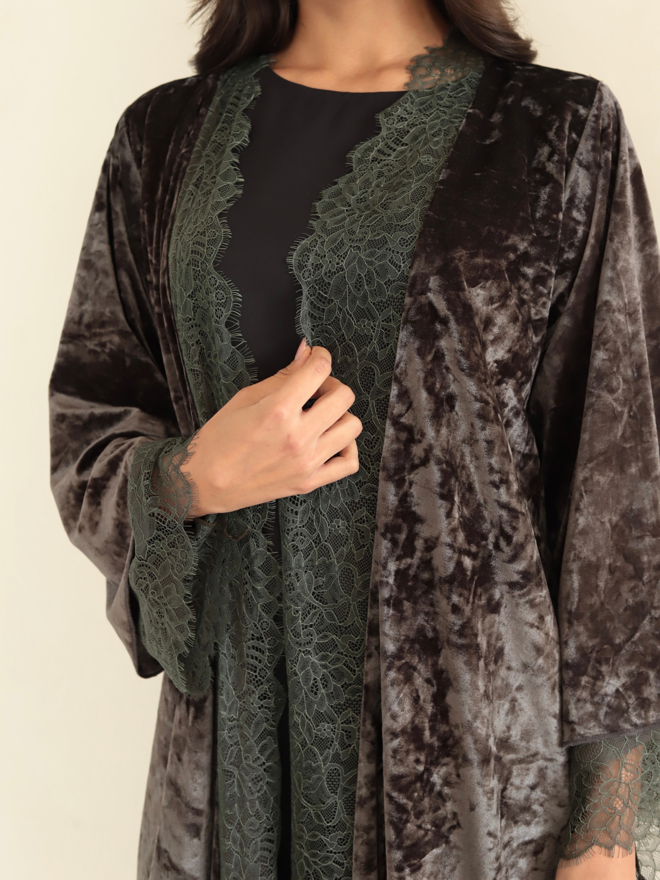 Basic Velvet Lace (Grey Abaya)