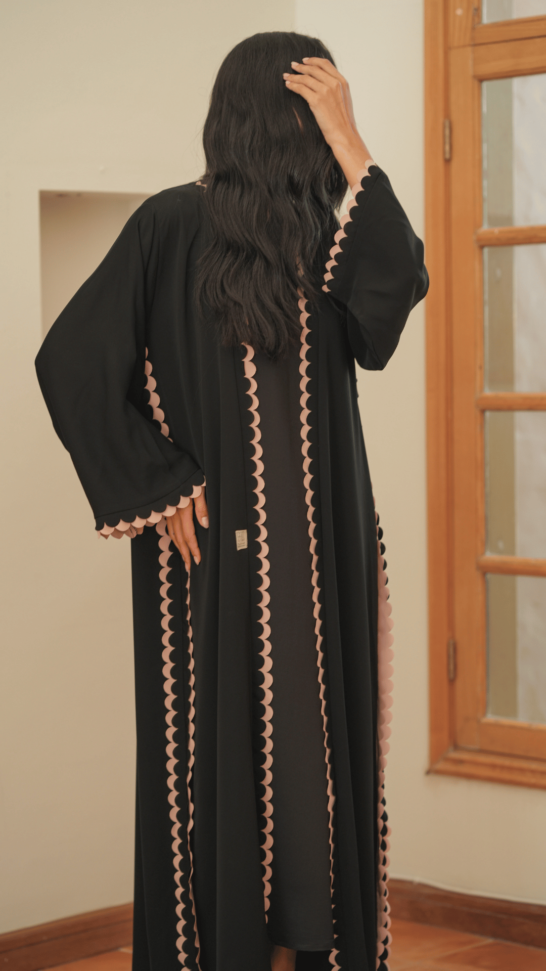 Basic Circles (Black & Beige Abaya) - BasicAbaya