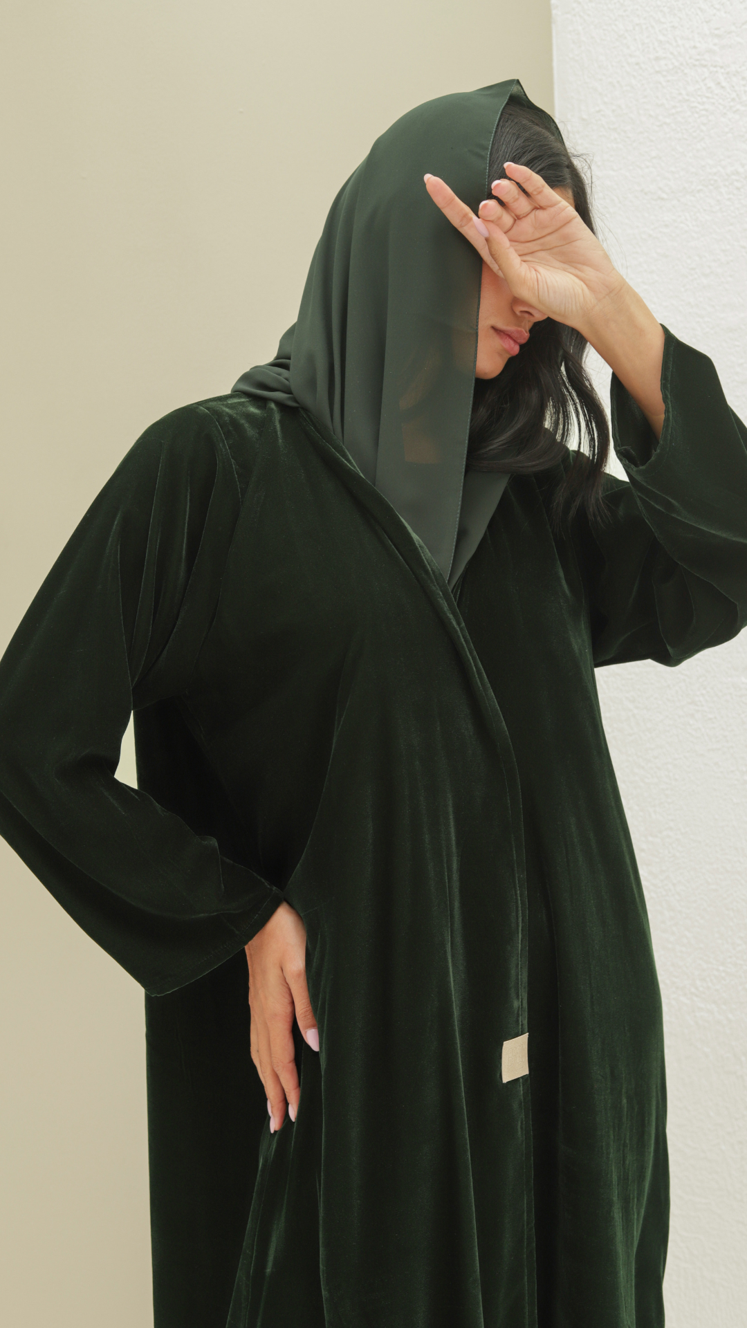 Basic Velvet Winter (Green Abaya) - BasicAbaya