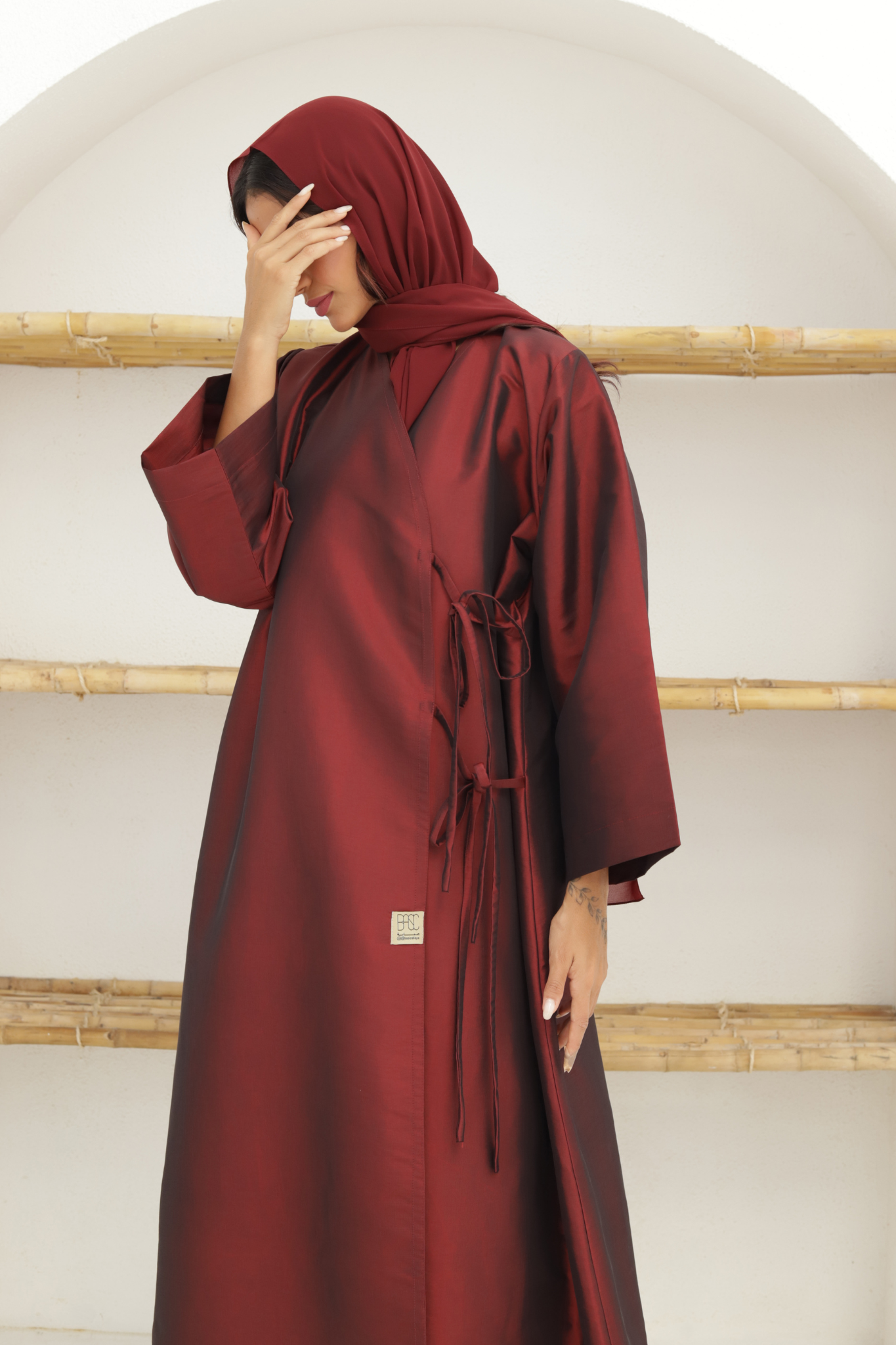 Basic Tie (Maroon Abaya) - BasicAbaya