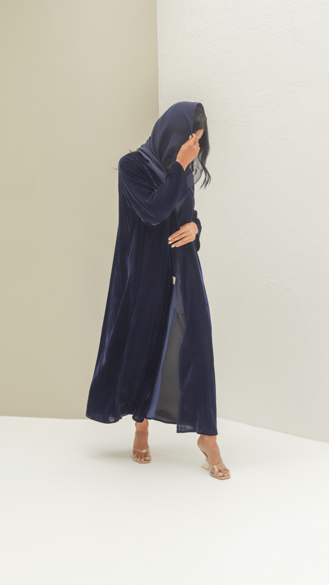 Basic Velvet Winter (Blue Abaya) - BasicAbaya