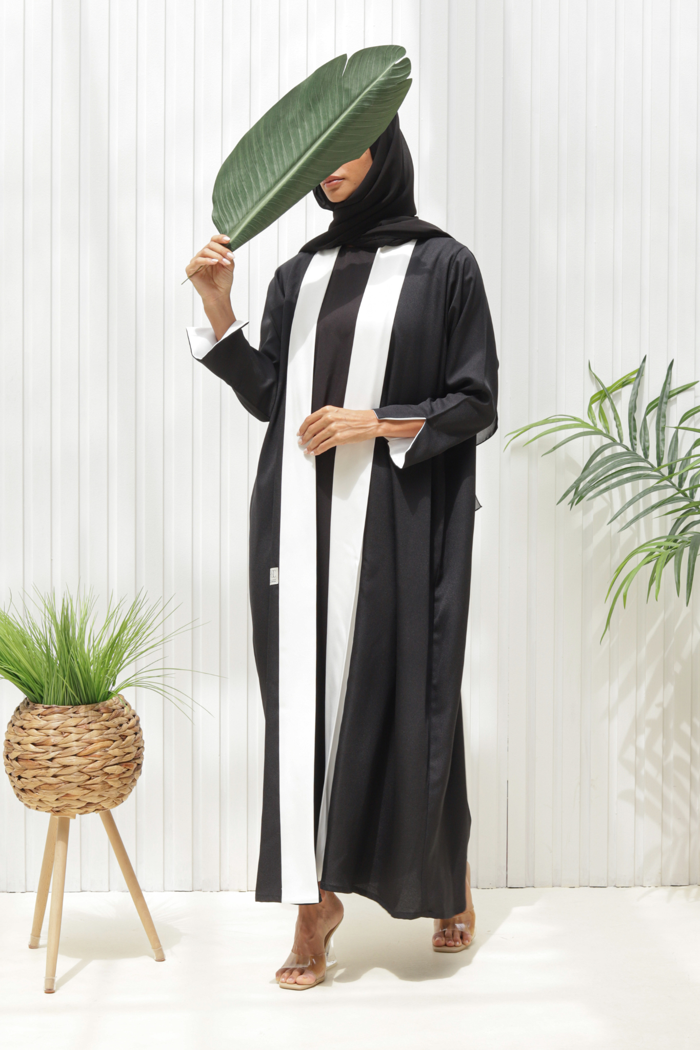 Basic Panel (Black & White Abaya) - BasicAbaya