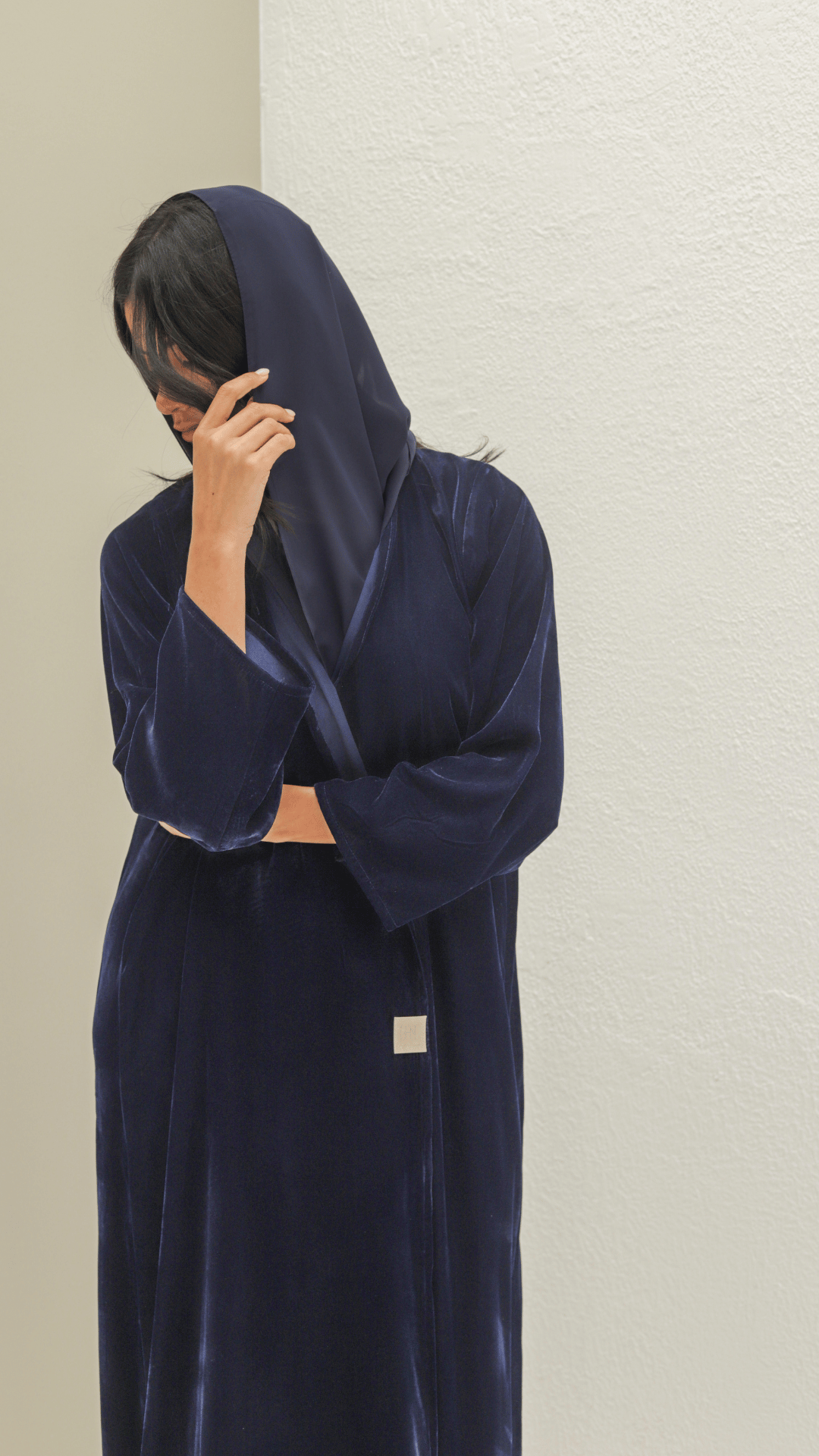 Basic Velvet Winter (Blue Abaya) - BasicAbaya
