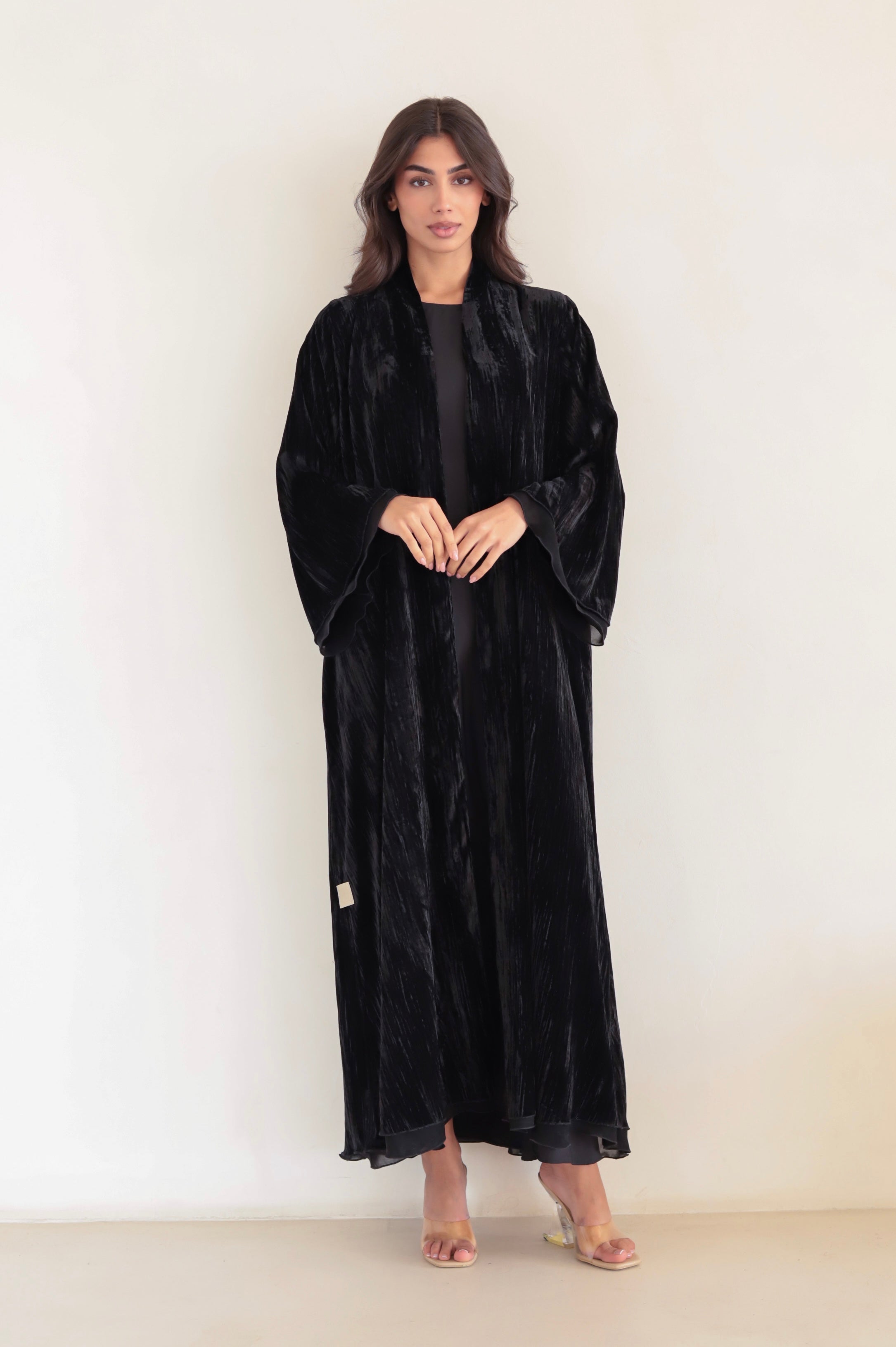 Basic Velvet Pleats (Black Abaya)