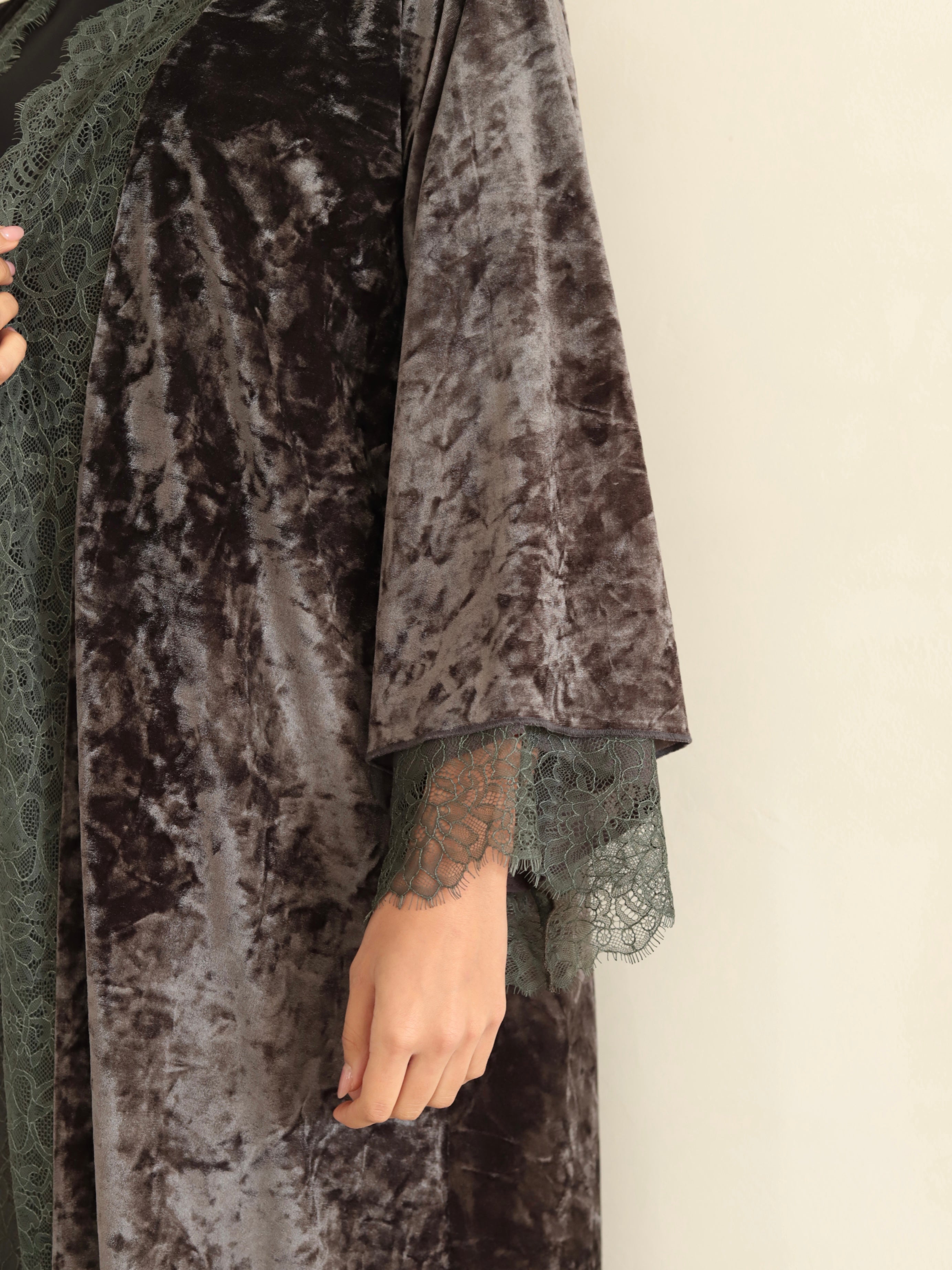 Basic Velvet Lace (Grey Abaya)