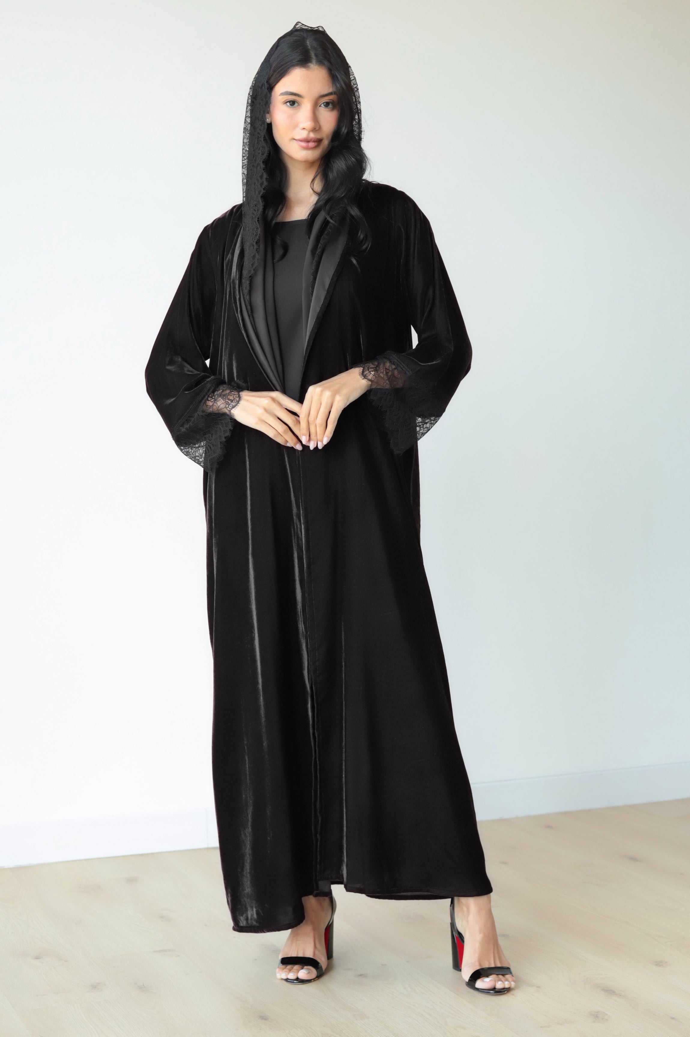 Basic Velvet Lace (Black Abaya)