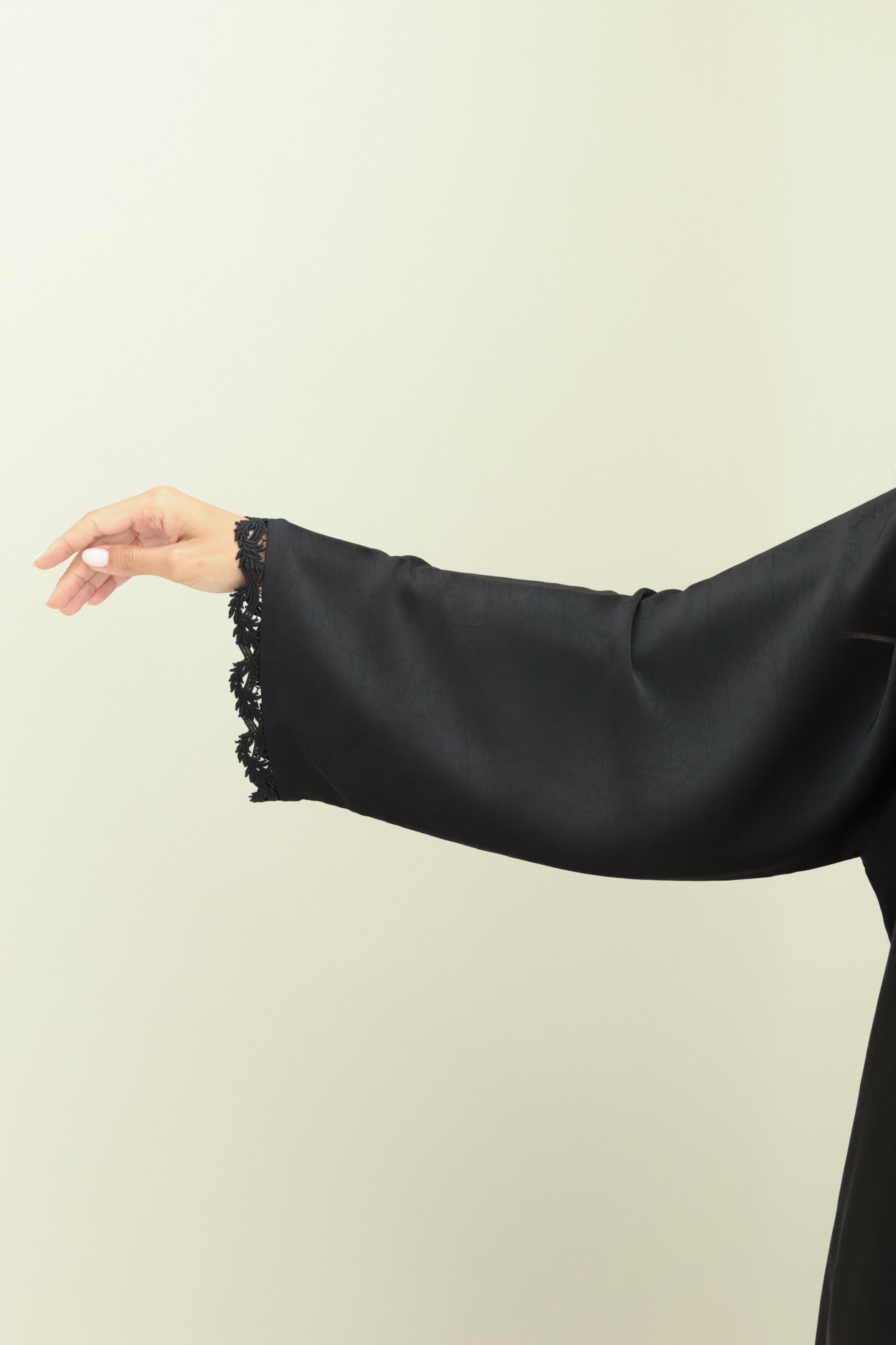 Basic Lace Border ( Black Abaya)