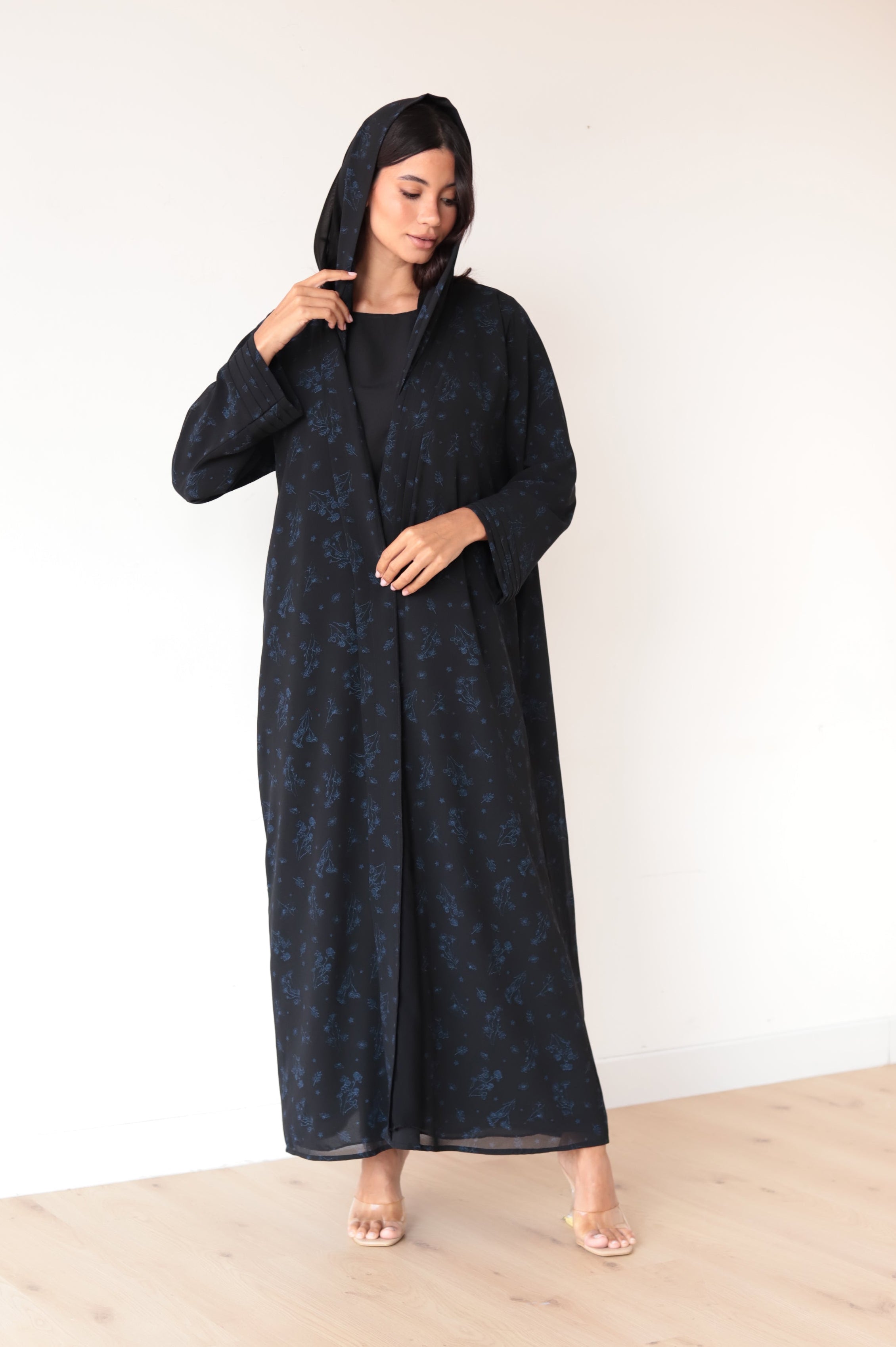 Basic Floral Stars (Black & Blue Abaya)