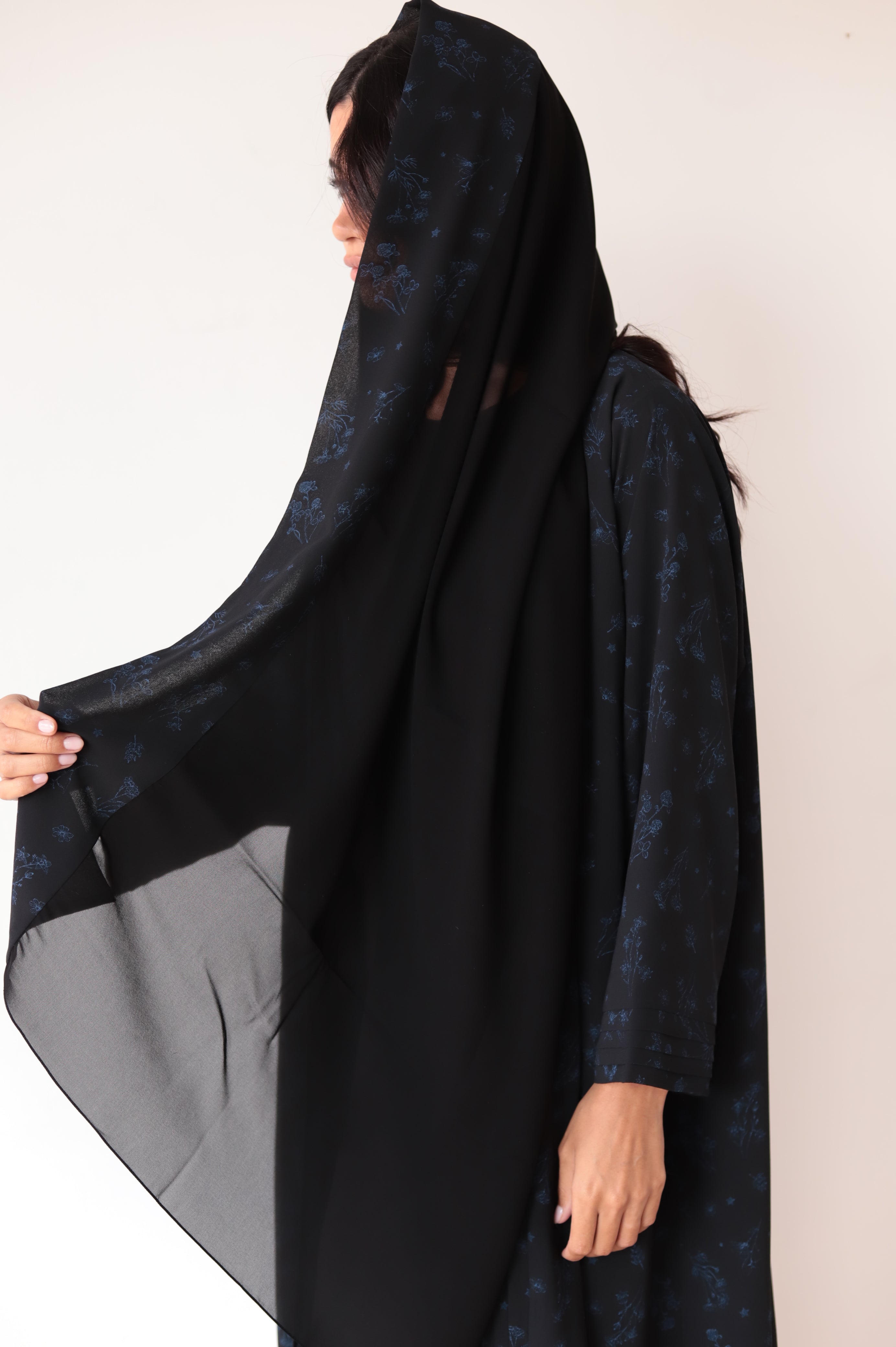 Basic Floral Stars (Black & Blue Abaya)