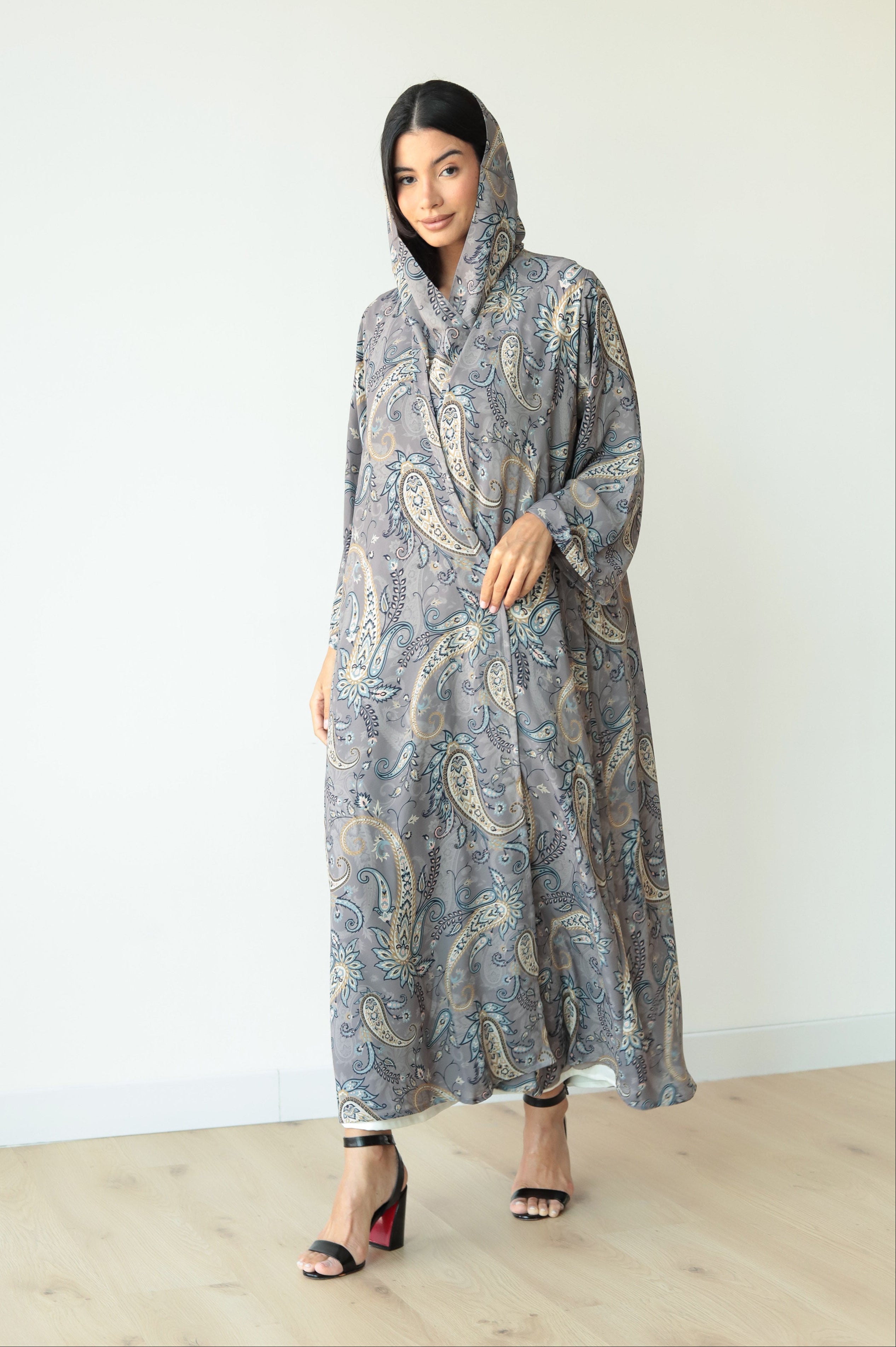 Basic Printed Paisley (Grey Abaya) - BasicAbaya