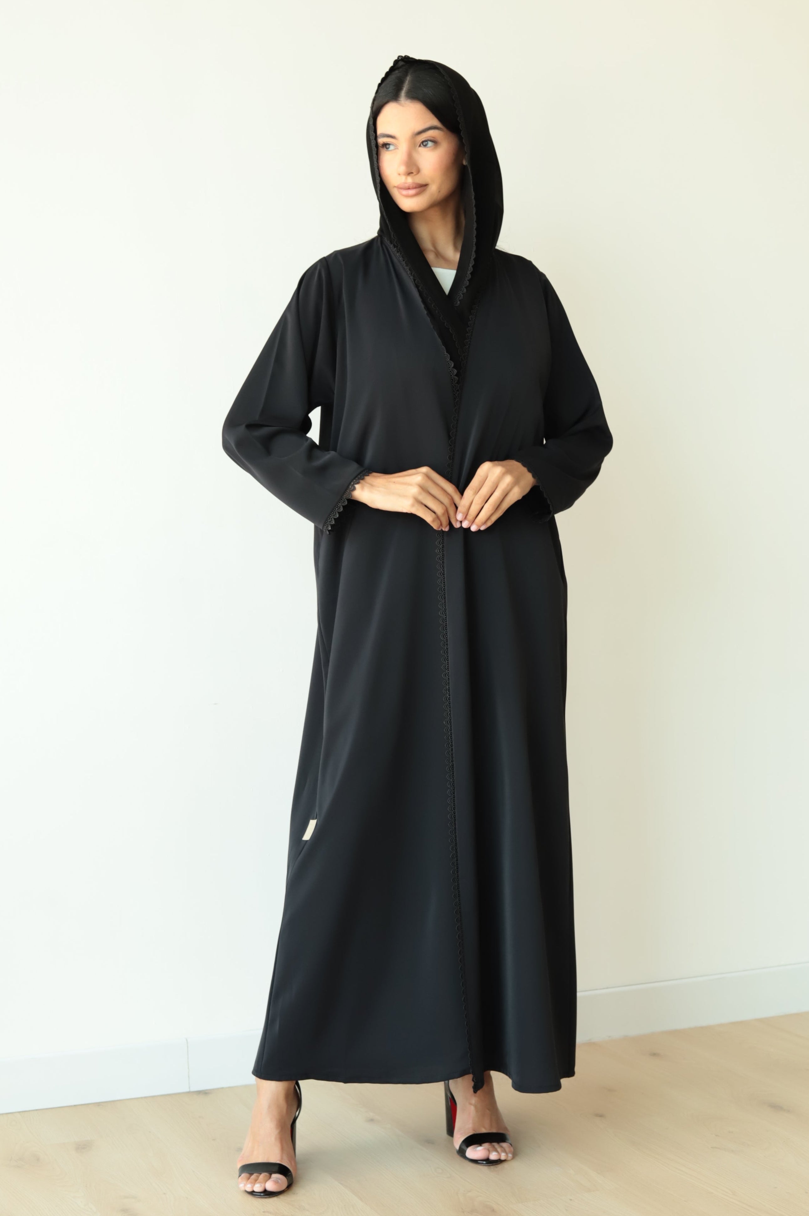 Basic Flowy Lace (Black Abaya) - BasicAbaya