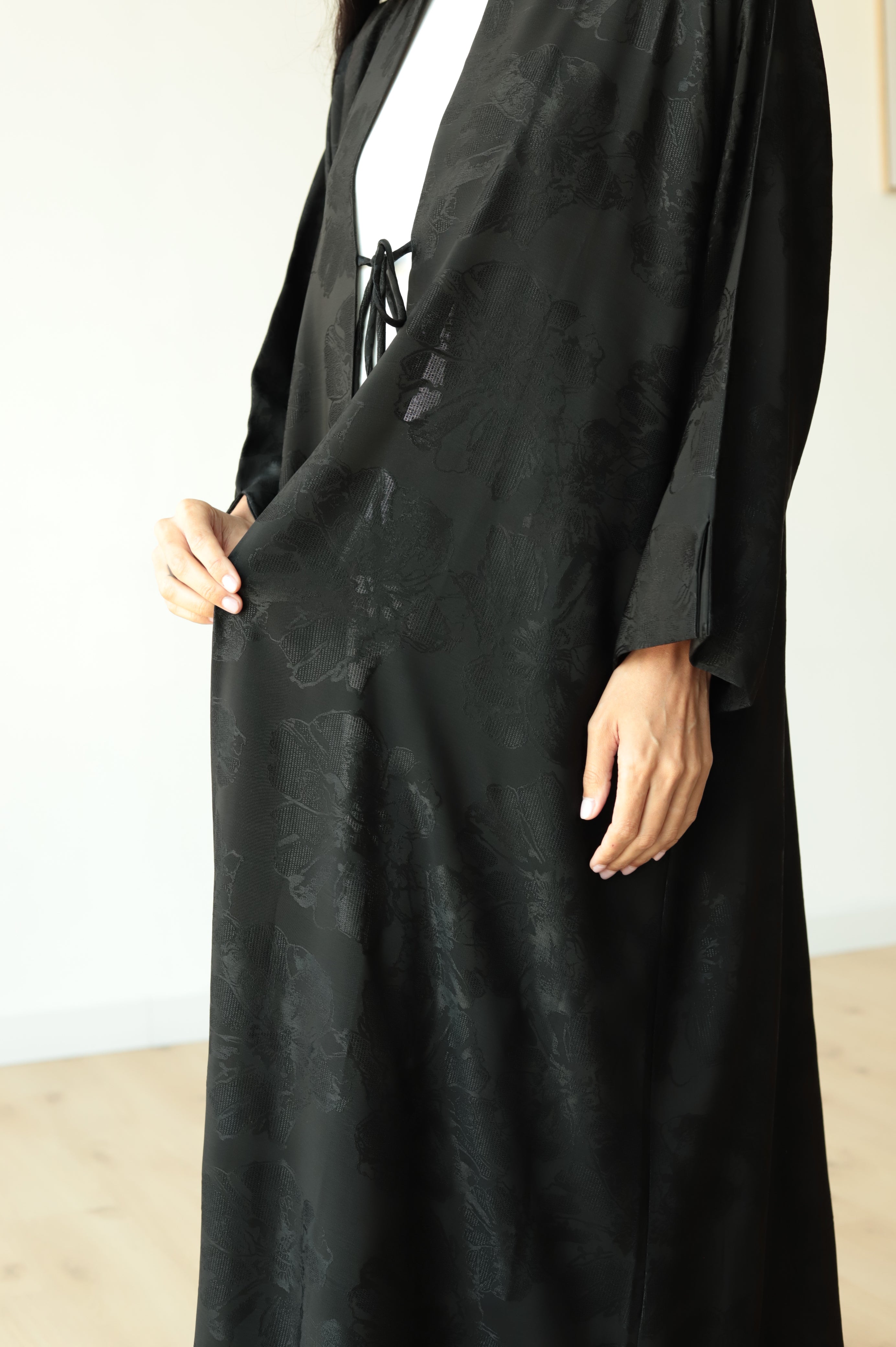Basic Knots ( Black Abaya) - BasicAbaya