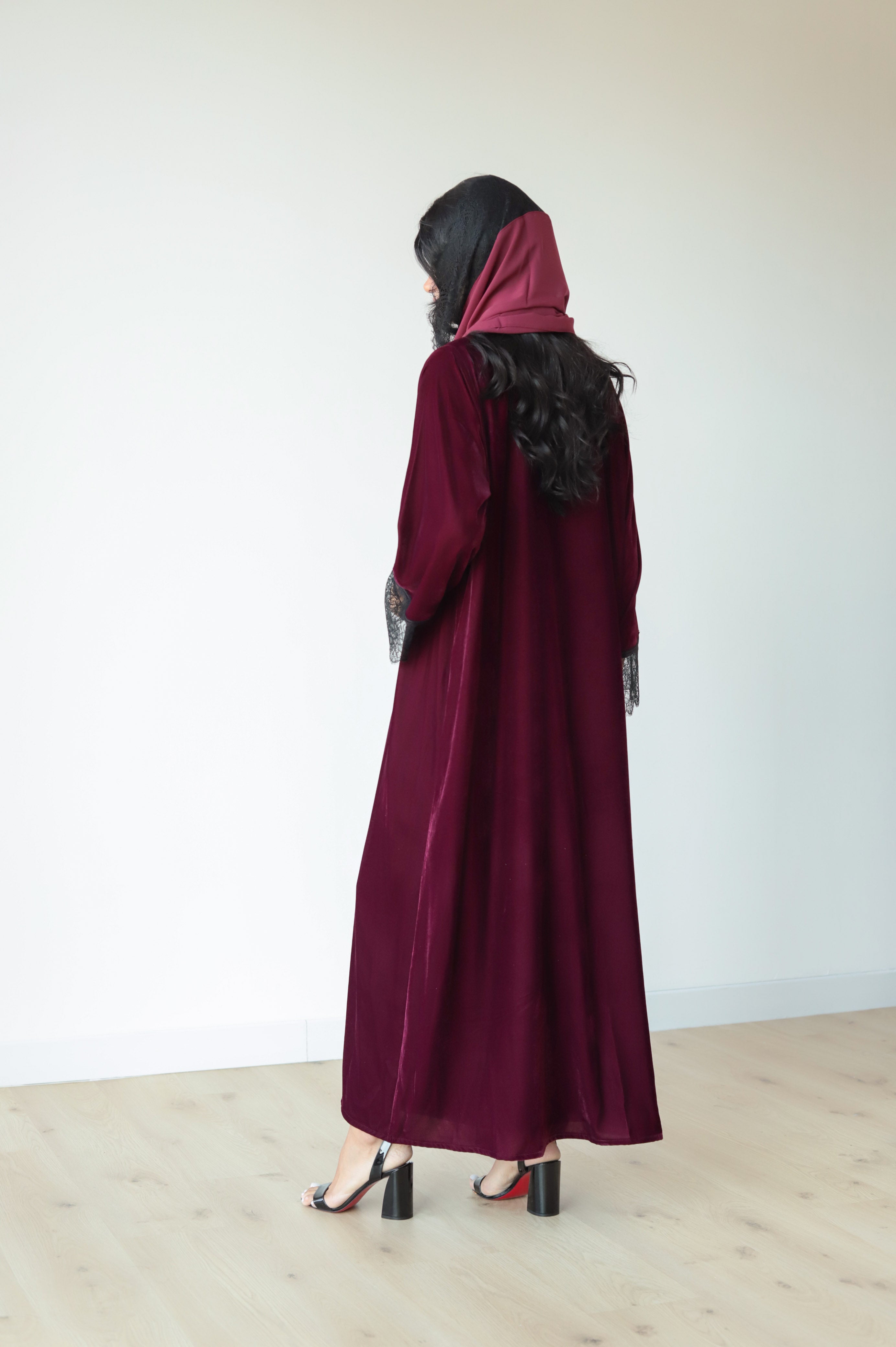 Basic Velvet Lace (Maroon Abaya)