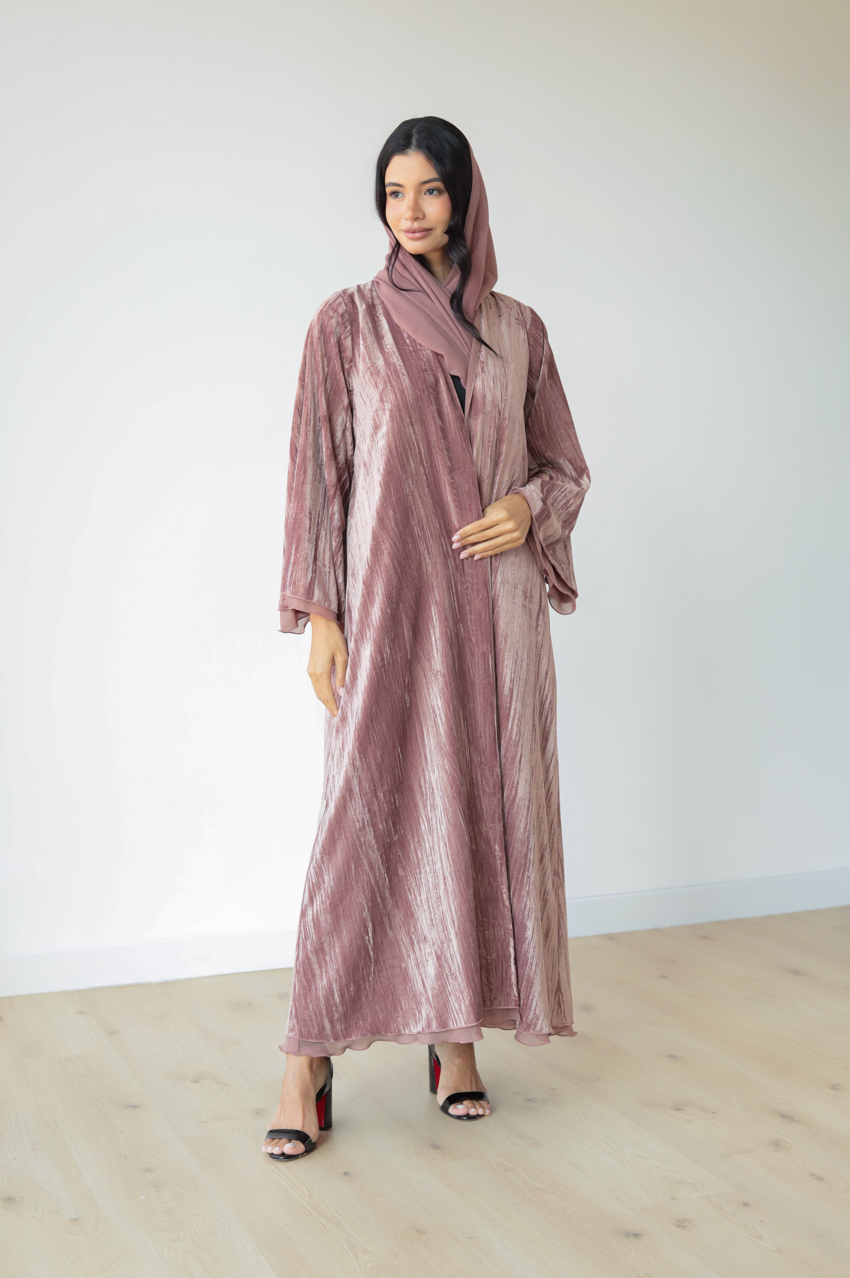 Basic Velvet Pleats (Pink Abaya)