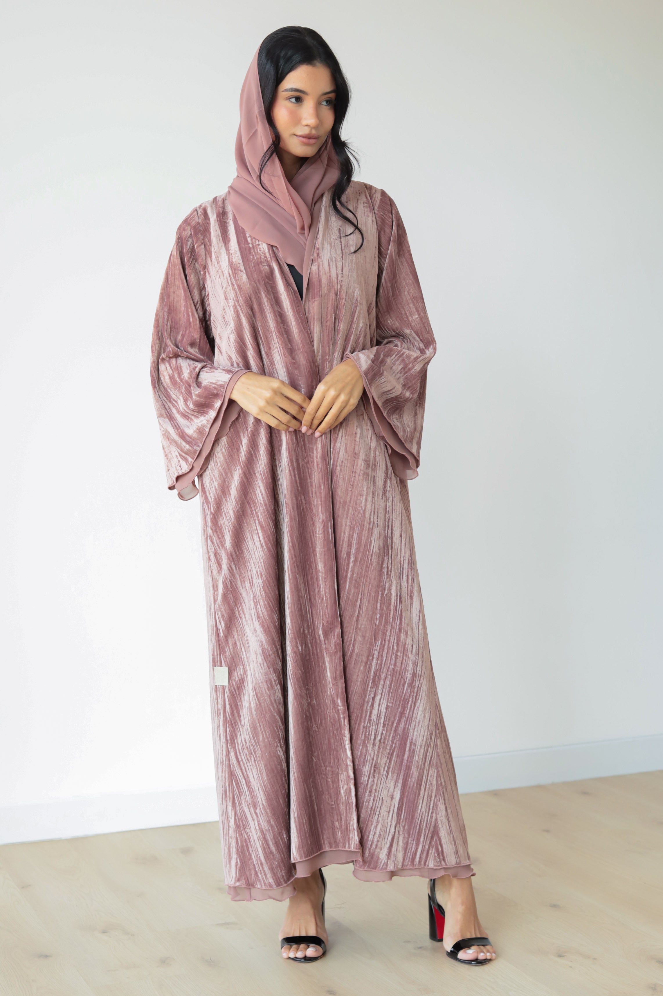 Basic Velvet Pleats (Pink Abaya)