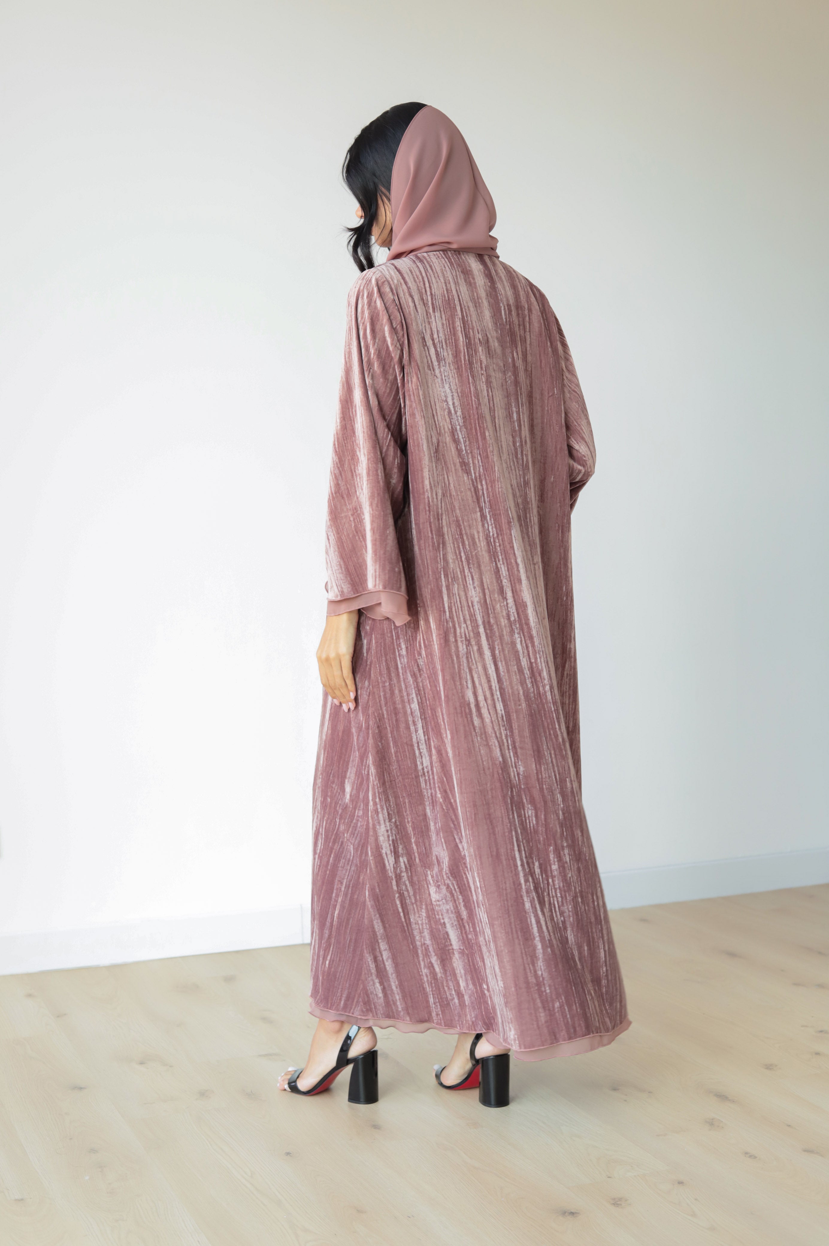 Basic Velvet Pleats (Pink Abaya)