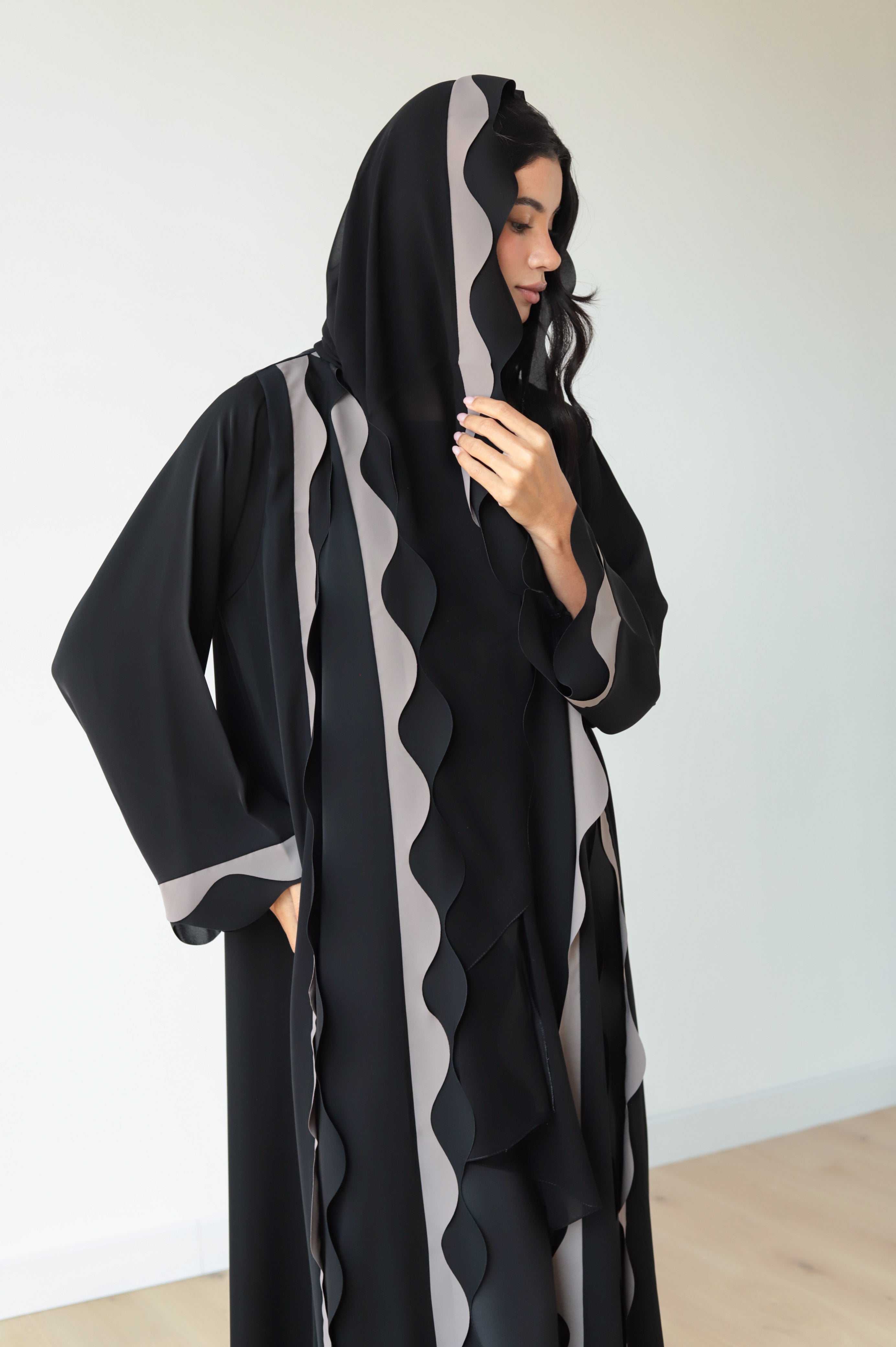 Basic Waves (Black and Grey Abaya) - BasicAbaya