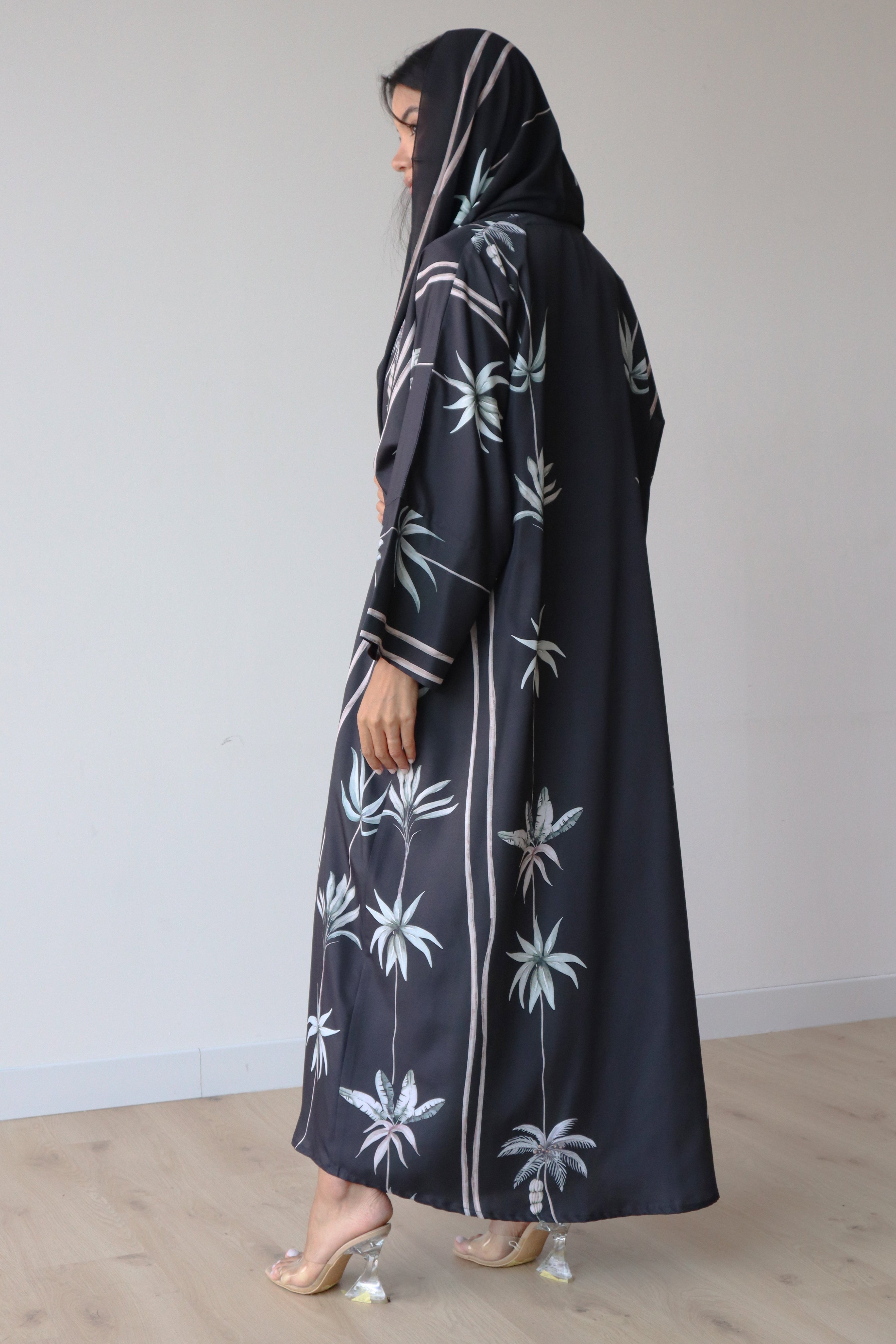 Basic Print Palm Tree (Black Abaya)