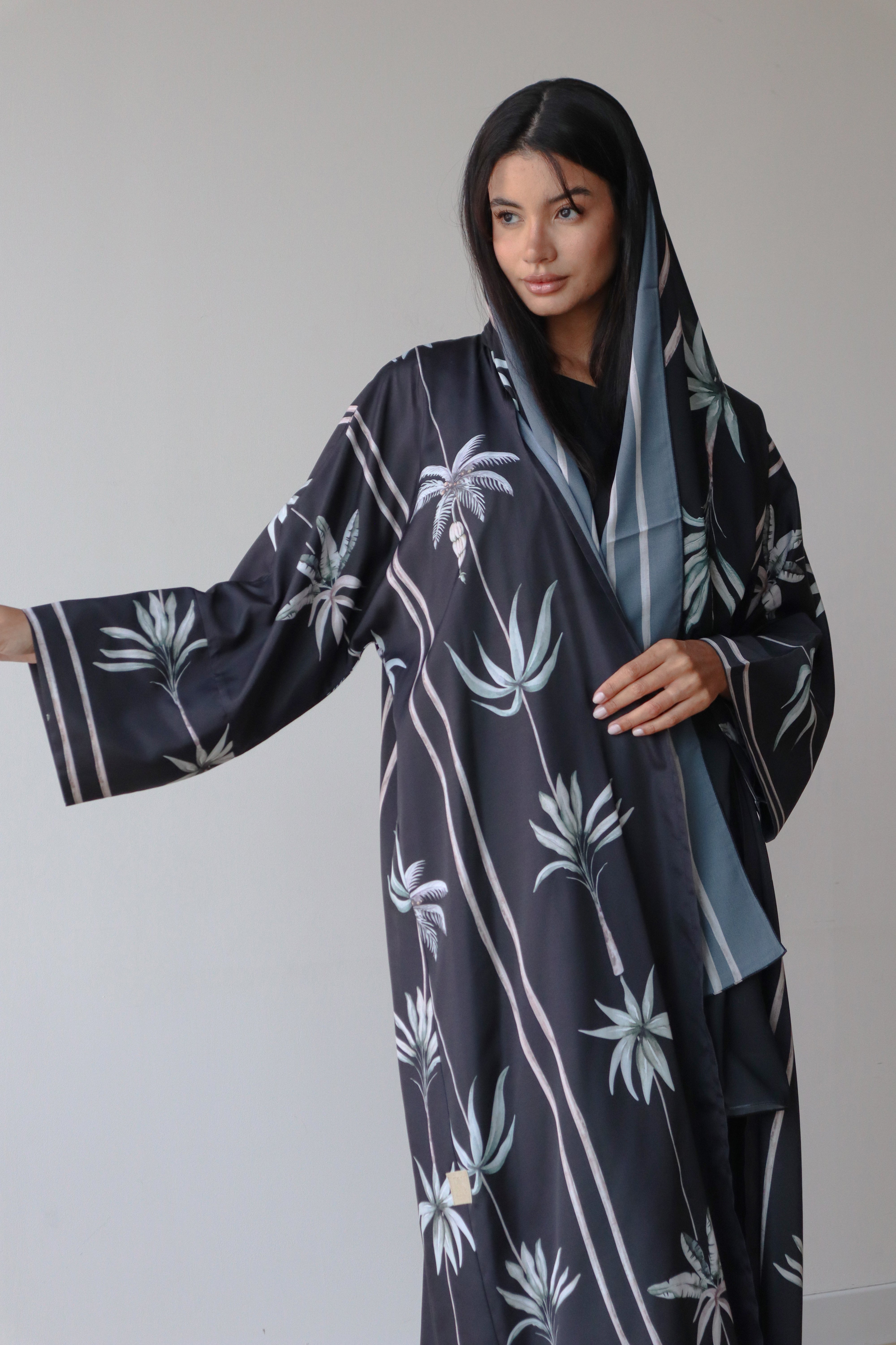 Basic Print Palm Tree (Black Abaya)