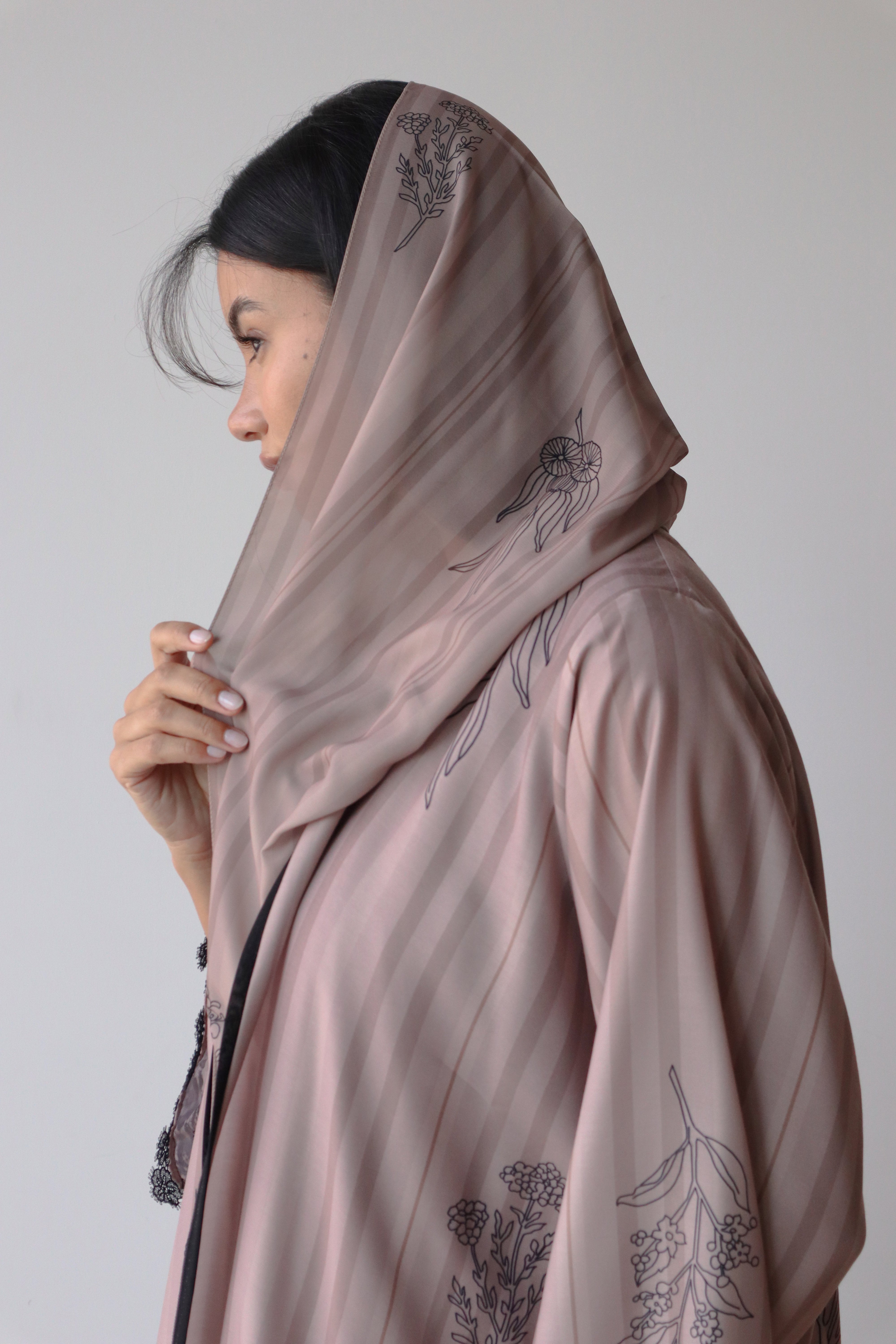 Basic Print Stripes (Beige Abaya)