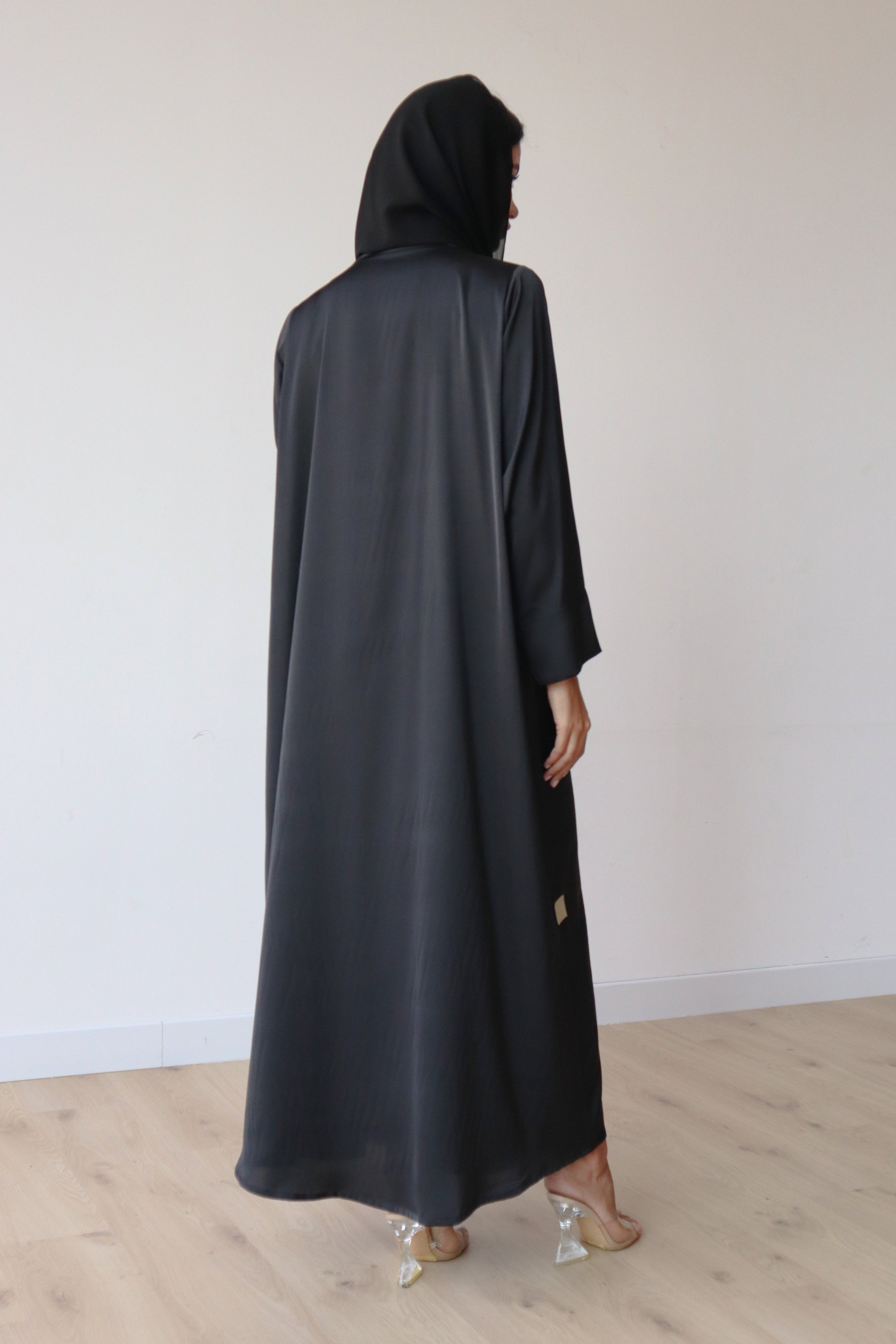 Basic Wavy Panels (Black Abaya)