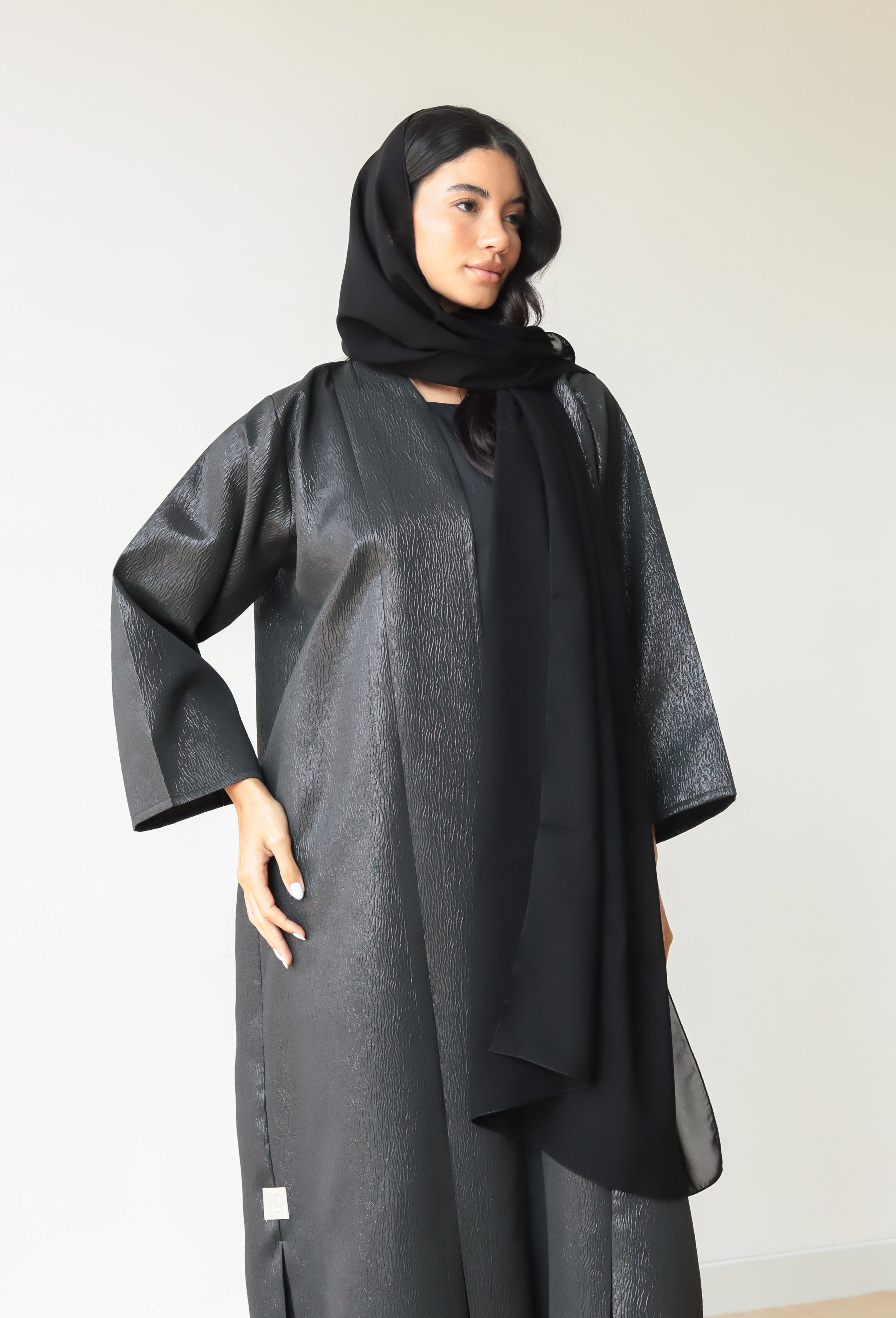 Basic Brocade (Black Abaya) - BasicAbaya