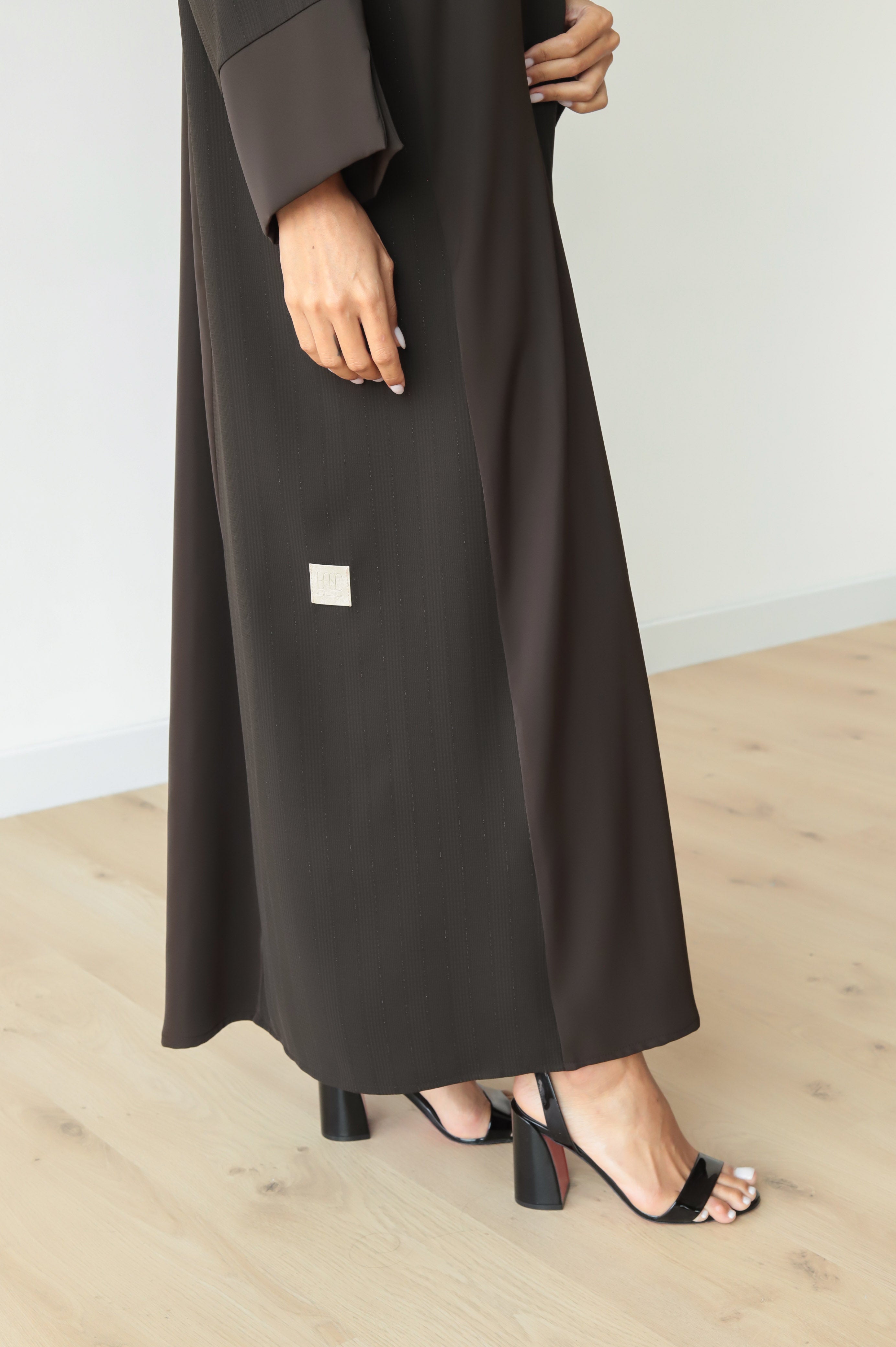 Basic Nada Panel (Brown Abaya) - BasicAbaya