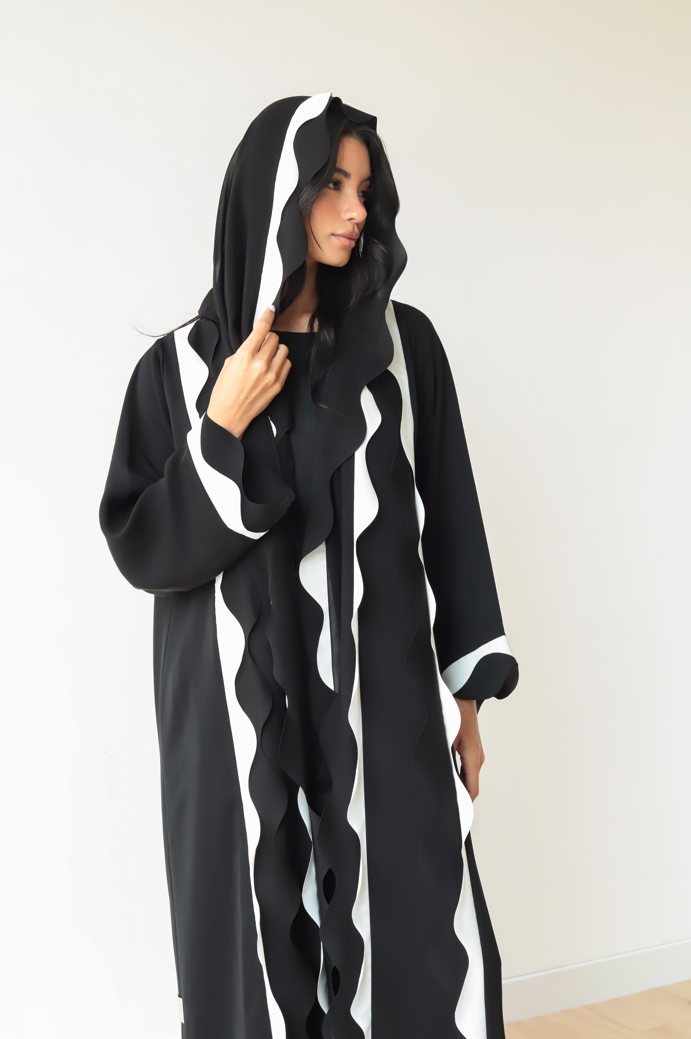 Basic Waves (Black & White Abaya) - BasicAbaya