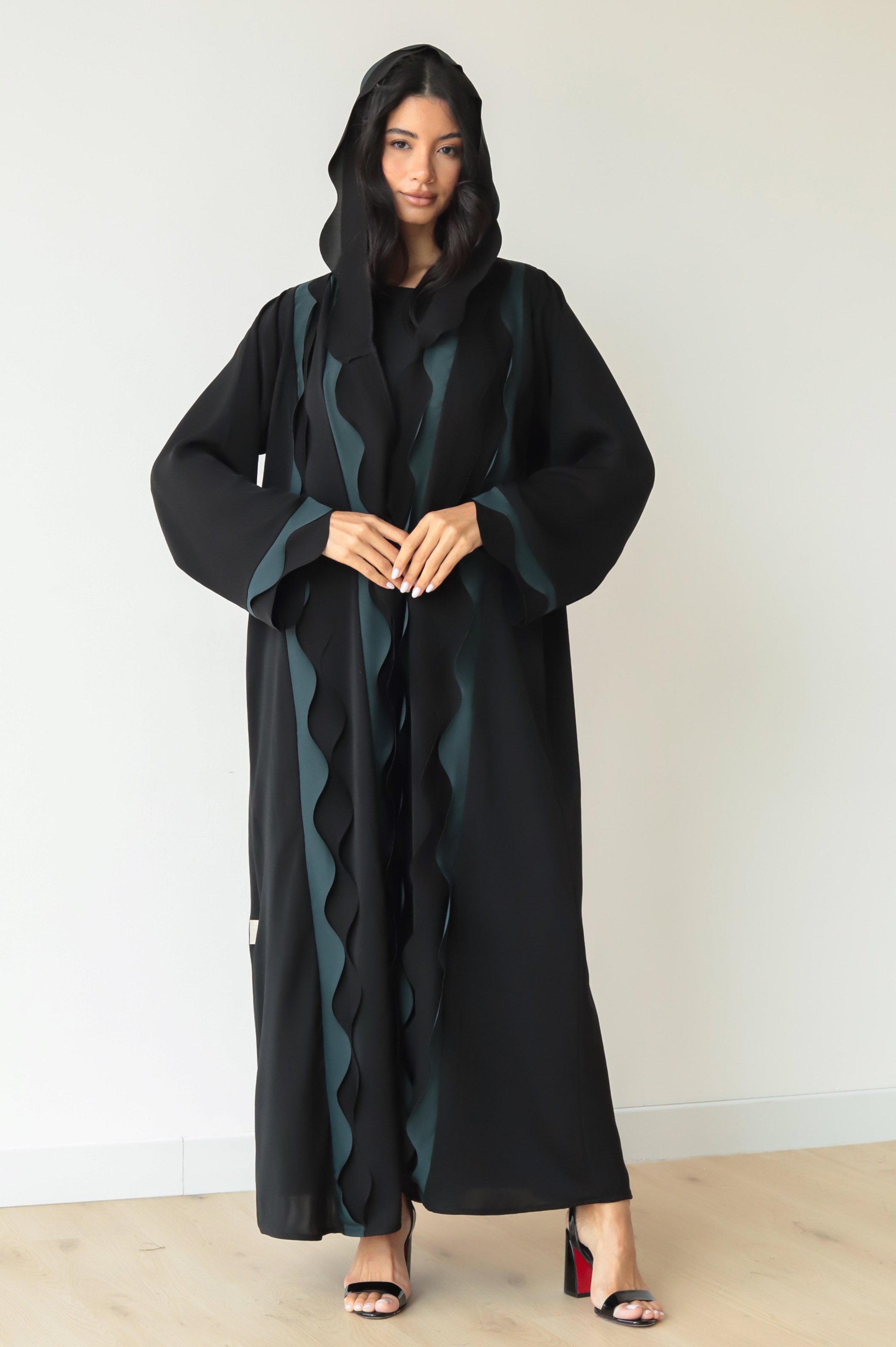 Basic Waves (Black & Green Abaya) - BasicAbaya