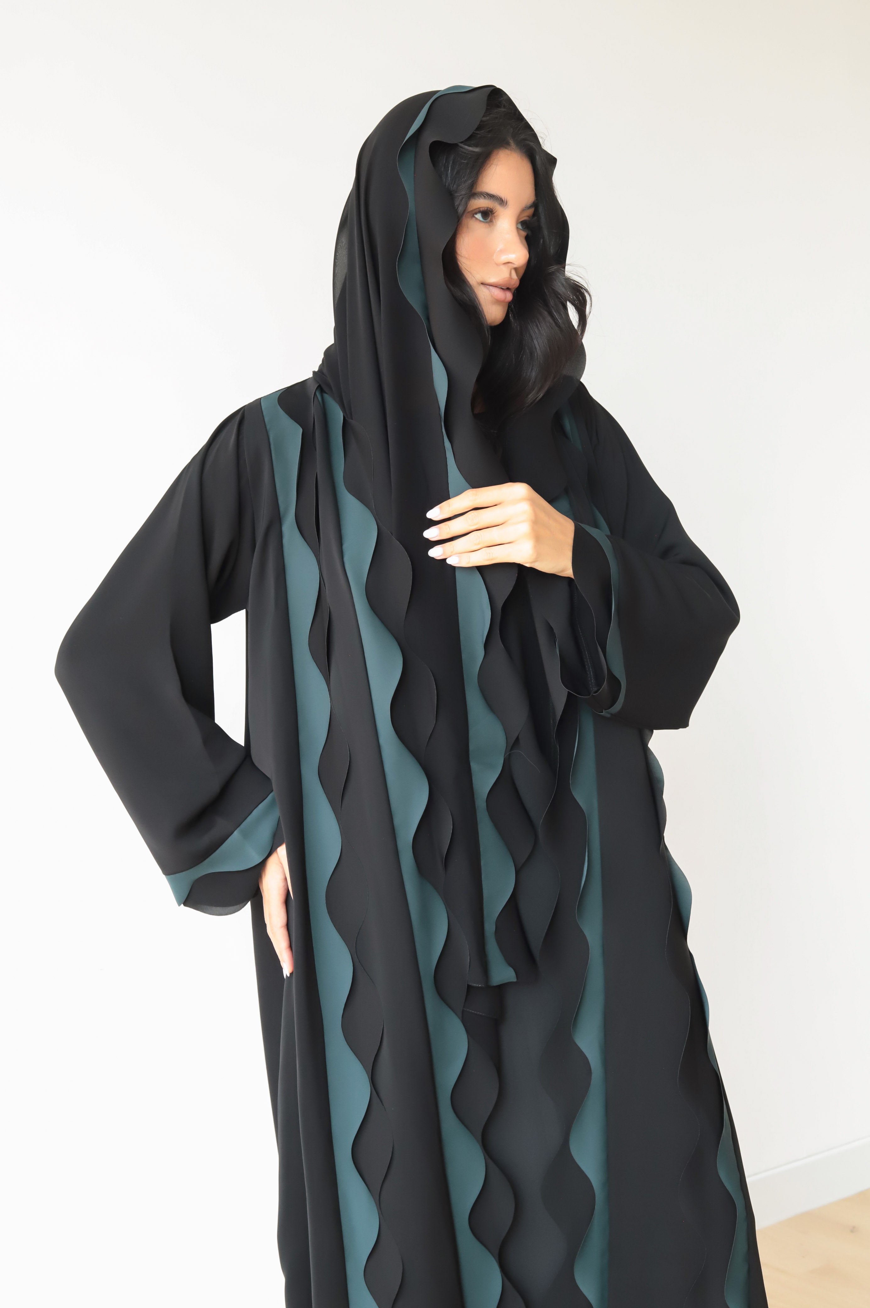 Basic Waves (Black & Green Abaya) - BasicAbaya