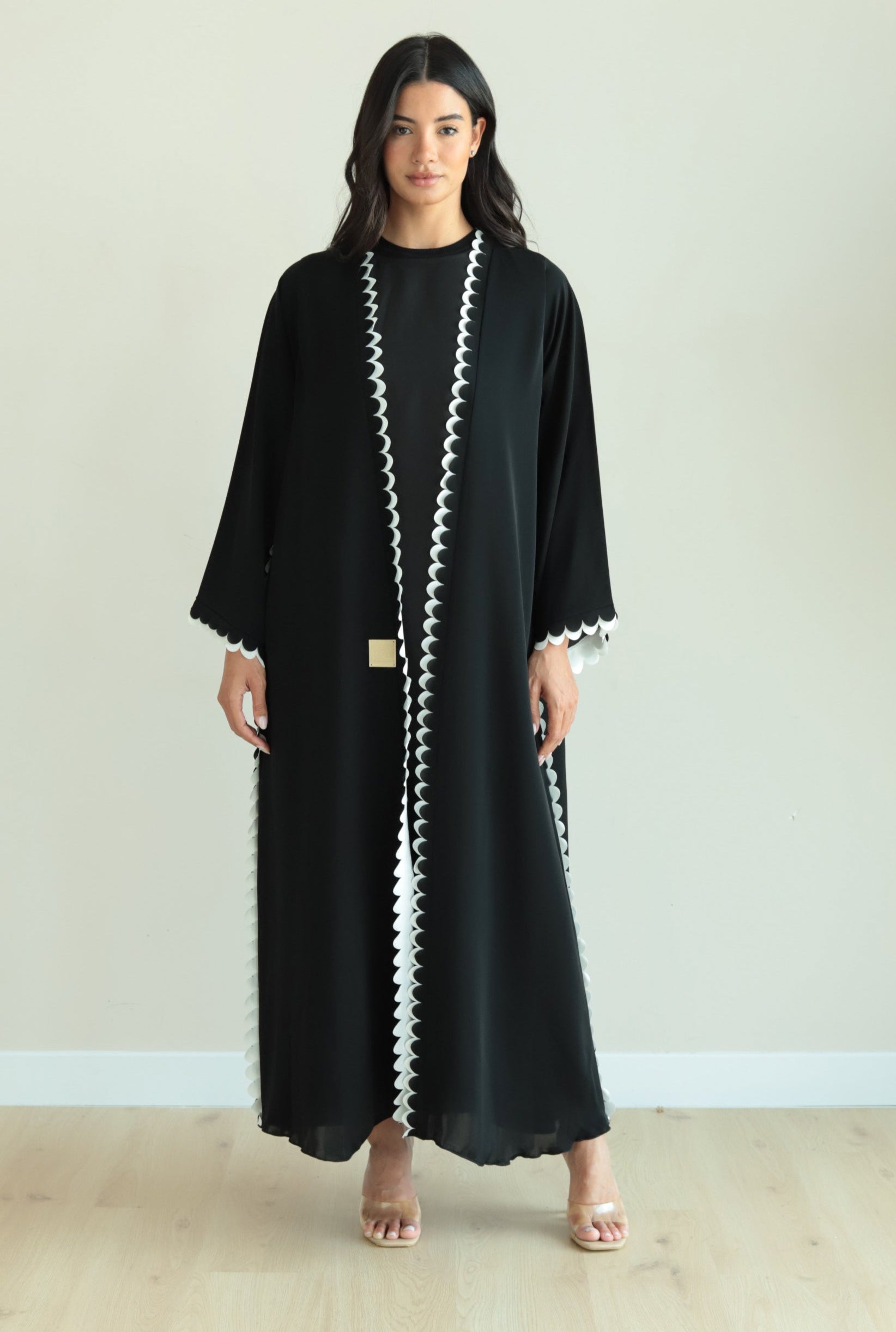 Basic Circles (Black & White Abaya)