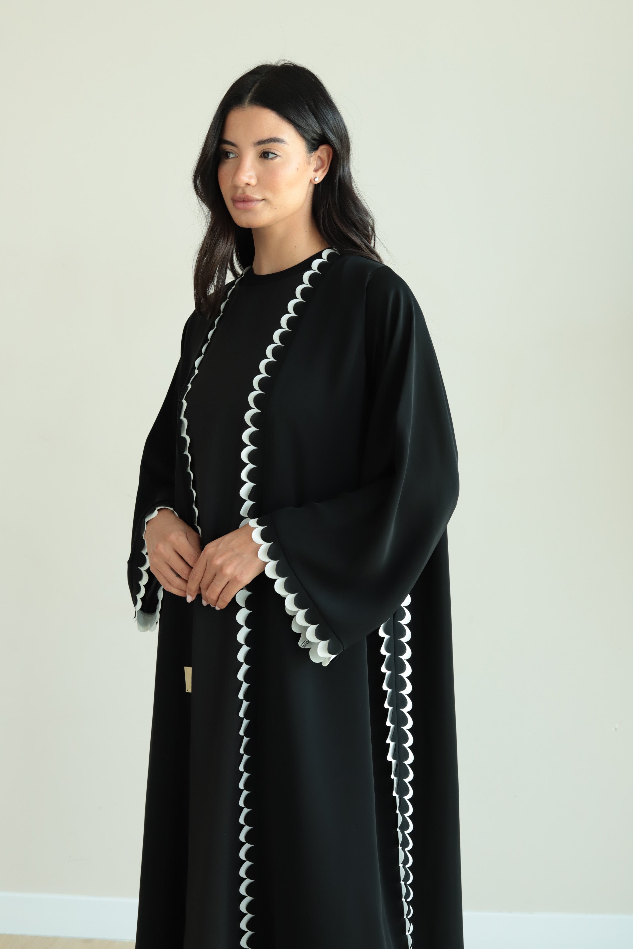 Basic Circles (Black & White Abaya)