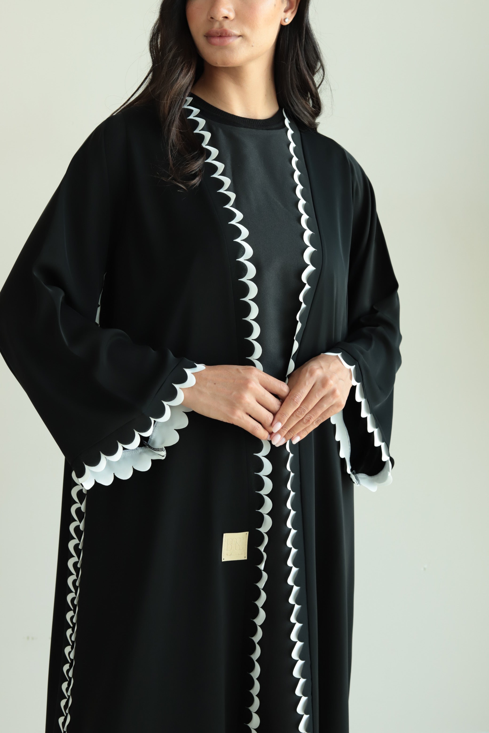 Basic Circles (Black & White Abaya)