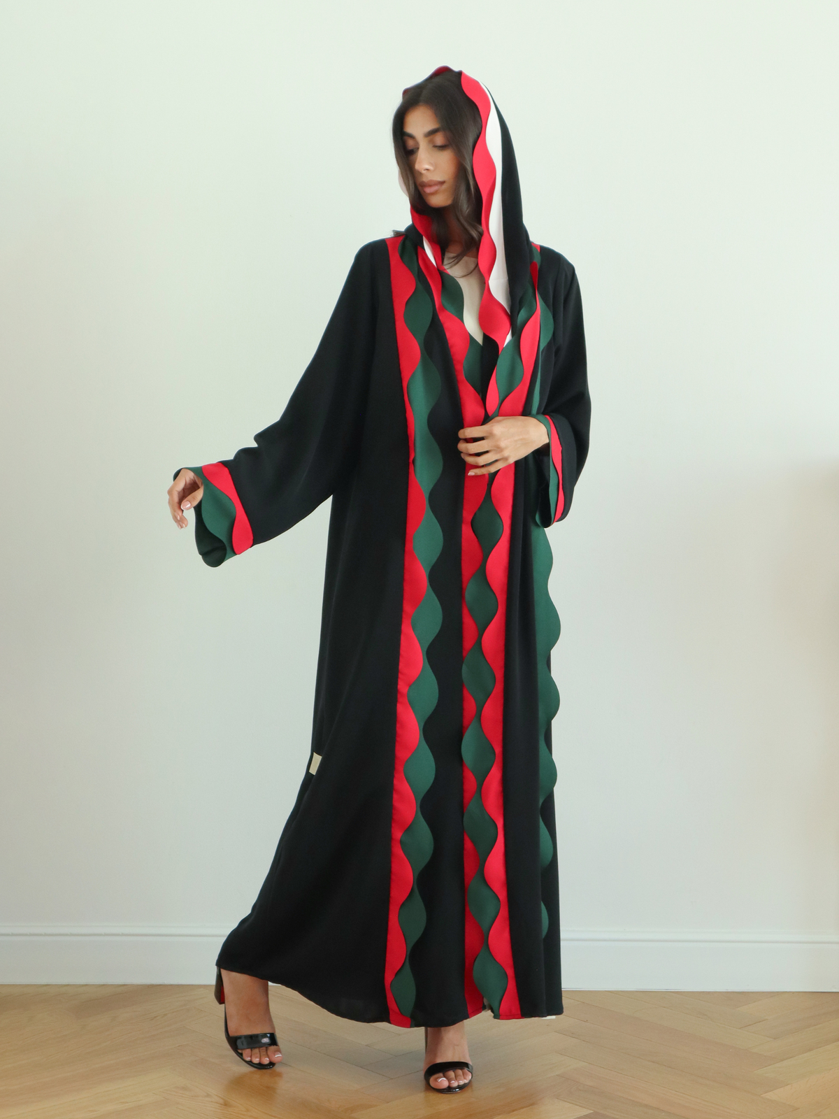 Basic National Day Waves Abaya