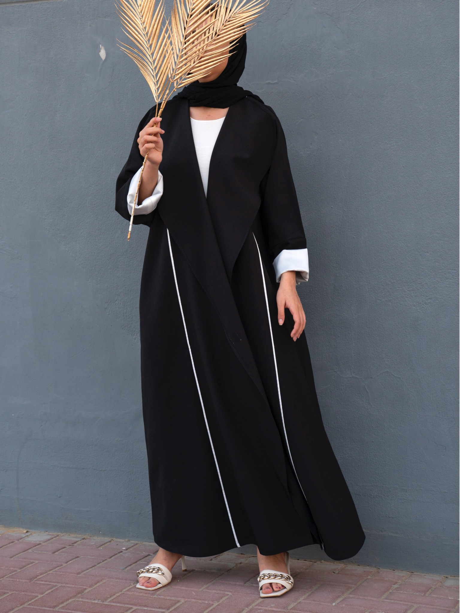 Basic B&W (C) - BasicAbaya