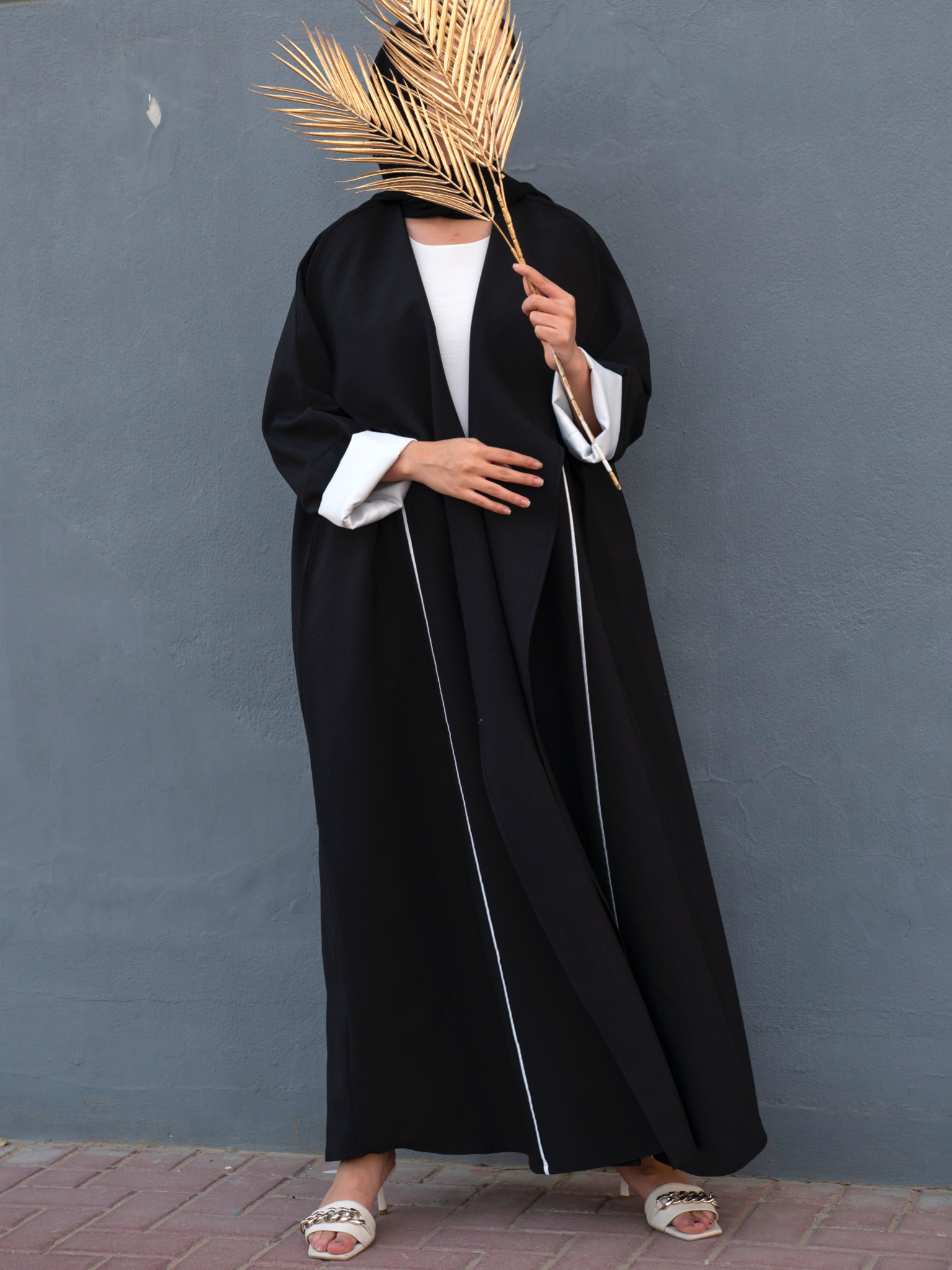Basic B&W (C) - BasicAbaya