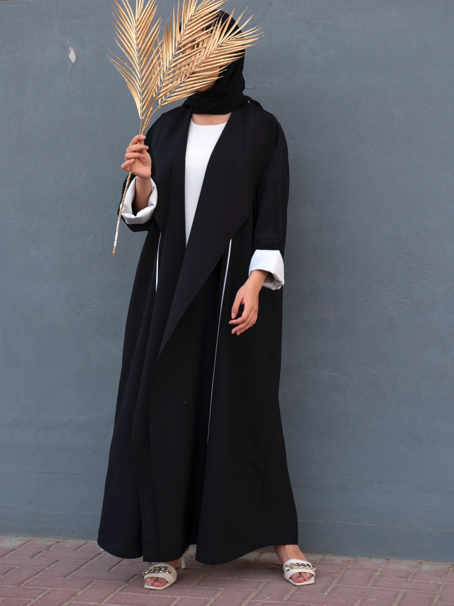Basic B&W (C) - BasicAbaya