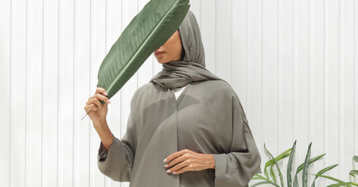 Top 10 Best Abayas for Summers in Dubai