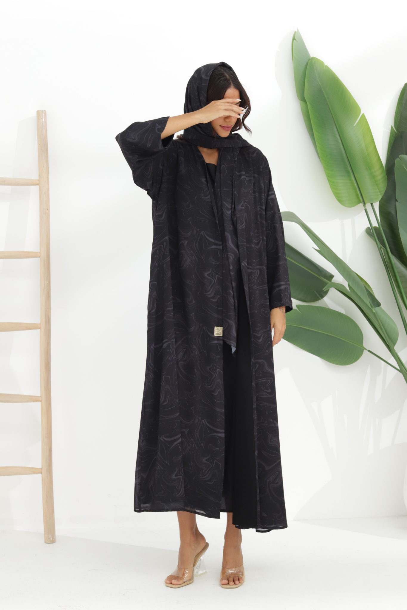 Basic Swirl New (Grey / Black Abaya)