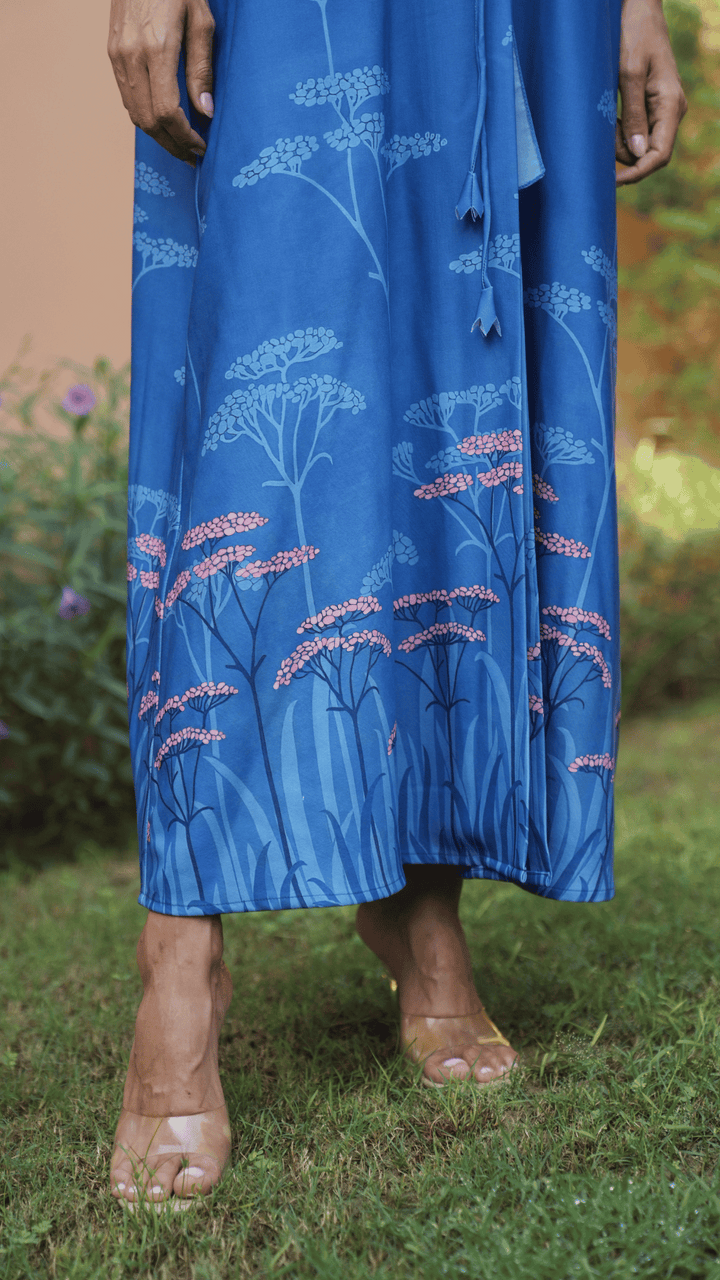 Basic Flowers - Rawan Blue Abaya