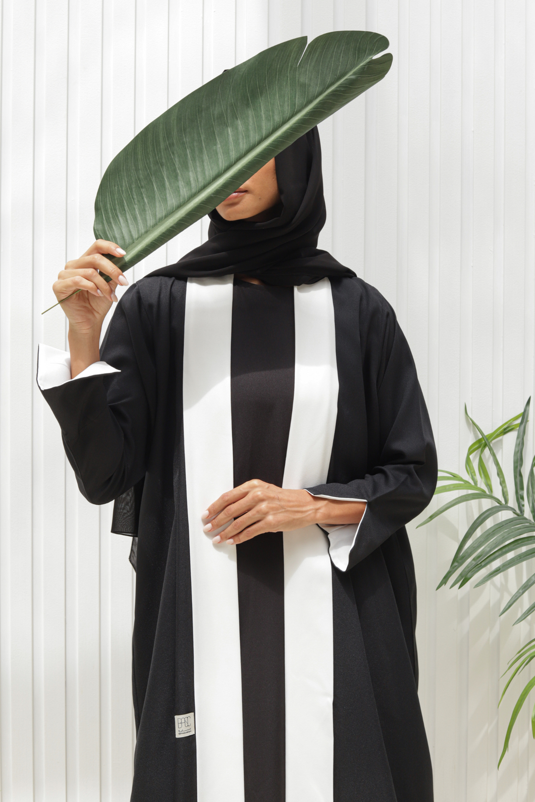 Basic Panel (Black & White Abaya) - BasicAbaya