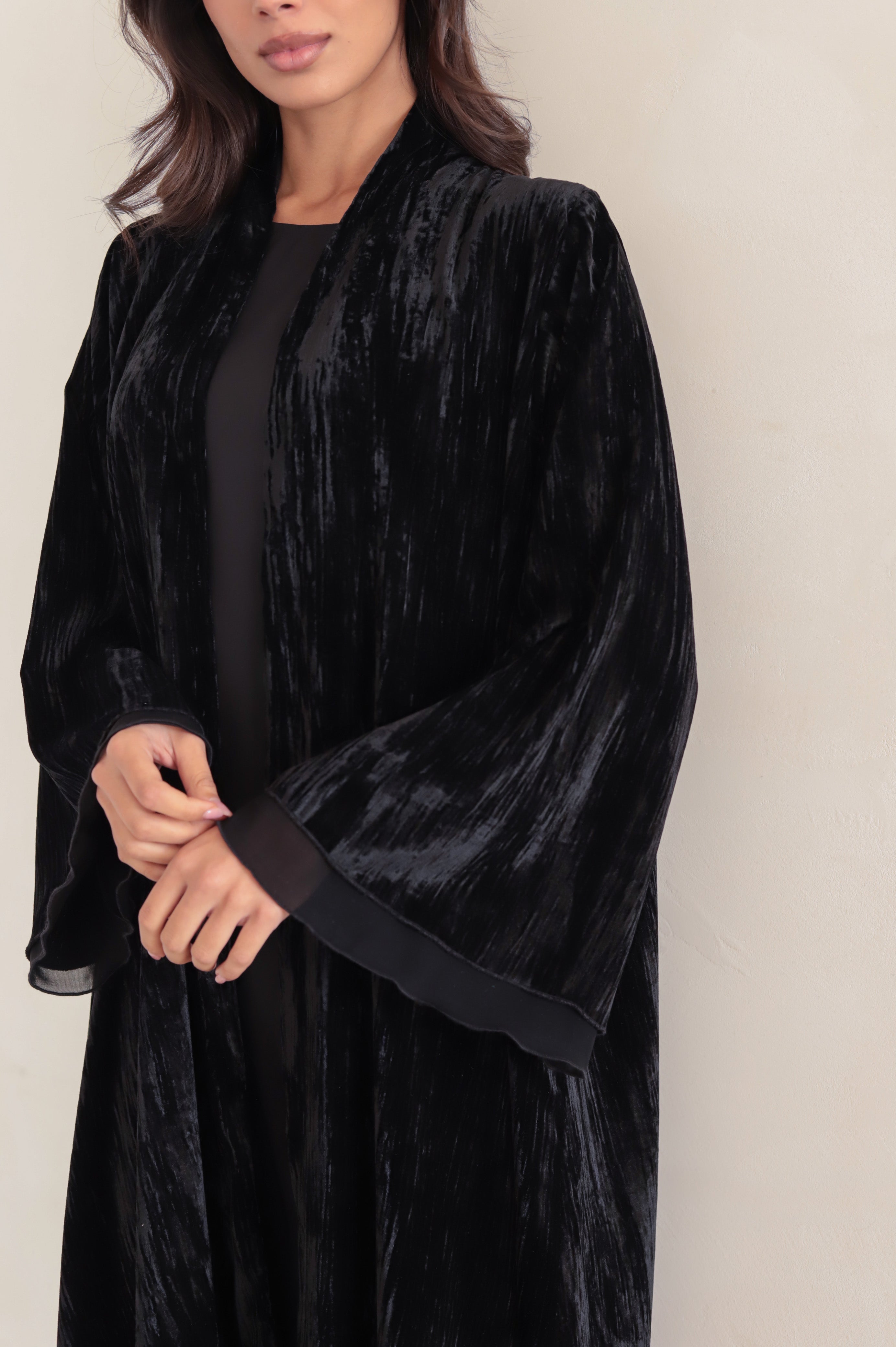 Basic Velvet Pleats (Black Abaya)