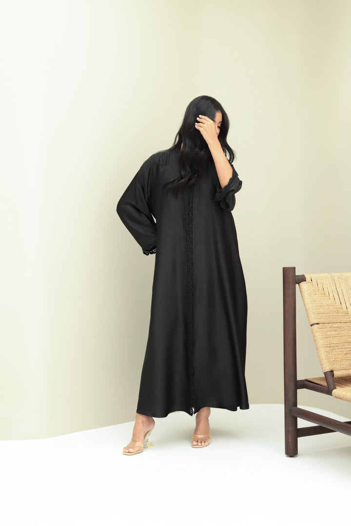 Basic Lace Border - Black Abaya